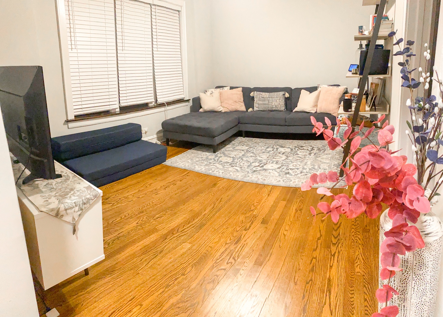 1461-65 W. Byron St. 1461-65 W. Byron St., Chicago, IL 60613 Lake View - Leasing by Cross Street