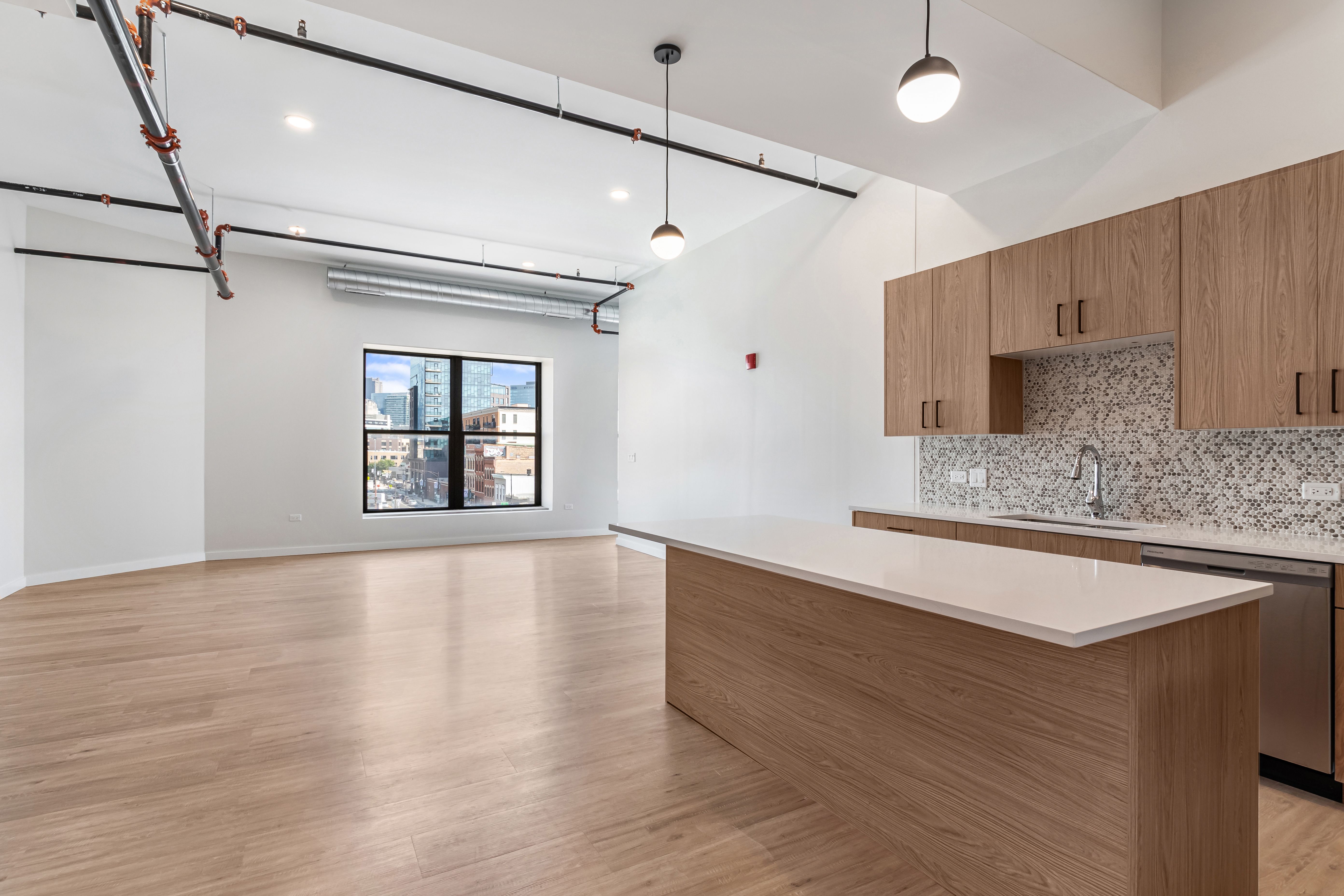 805 N. Milwaukee 805 N. Milwaukee Ave., Chicago 60642 River West - Leasing by Cross Street
