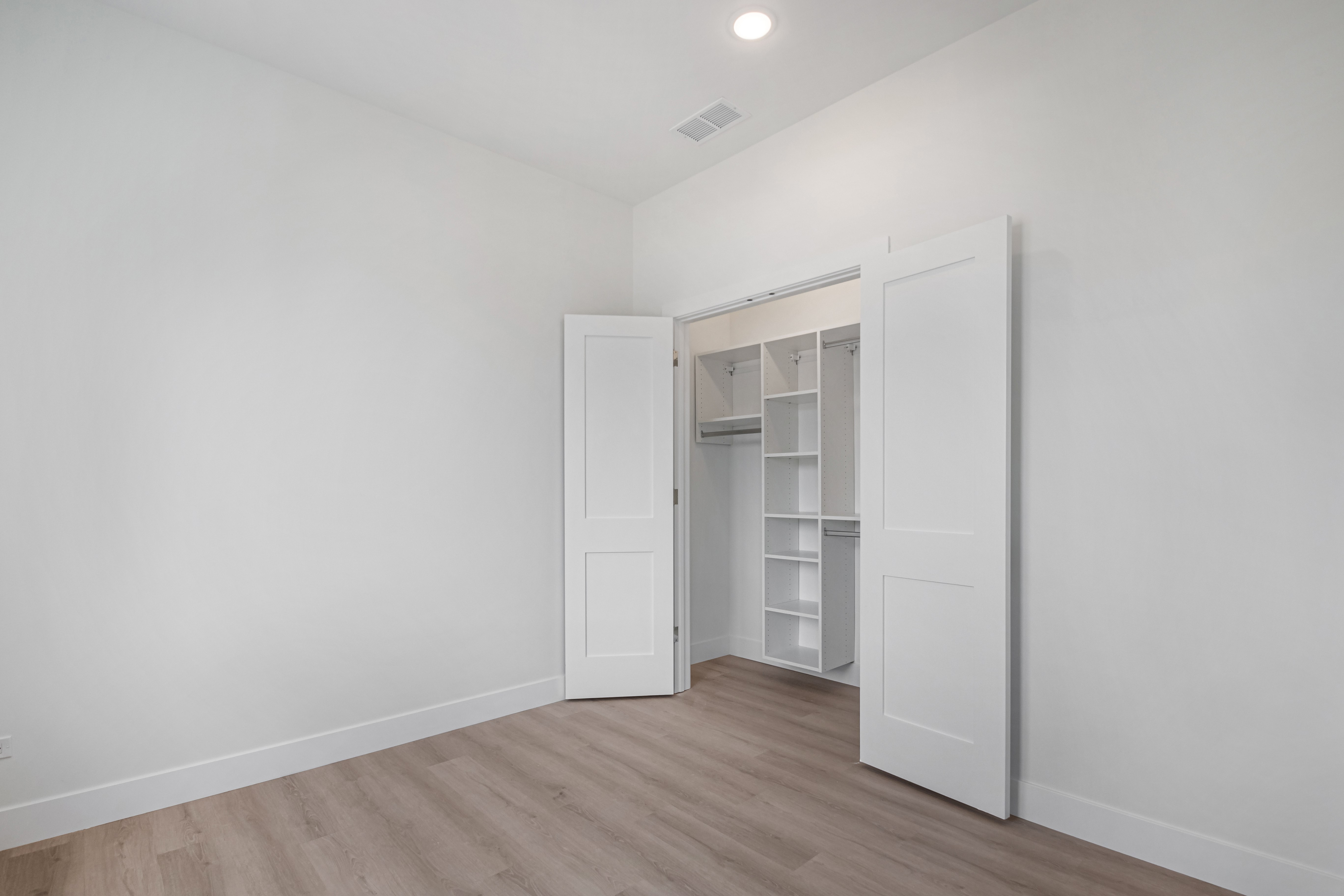 North + Damen 1628 N. Damen Ave, Chicago, IL 60647 - Leasing by Cross Street