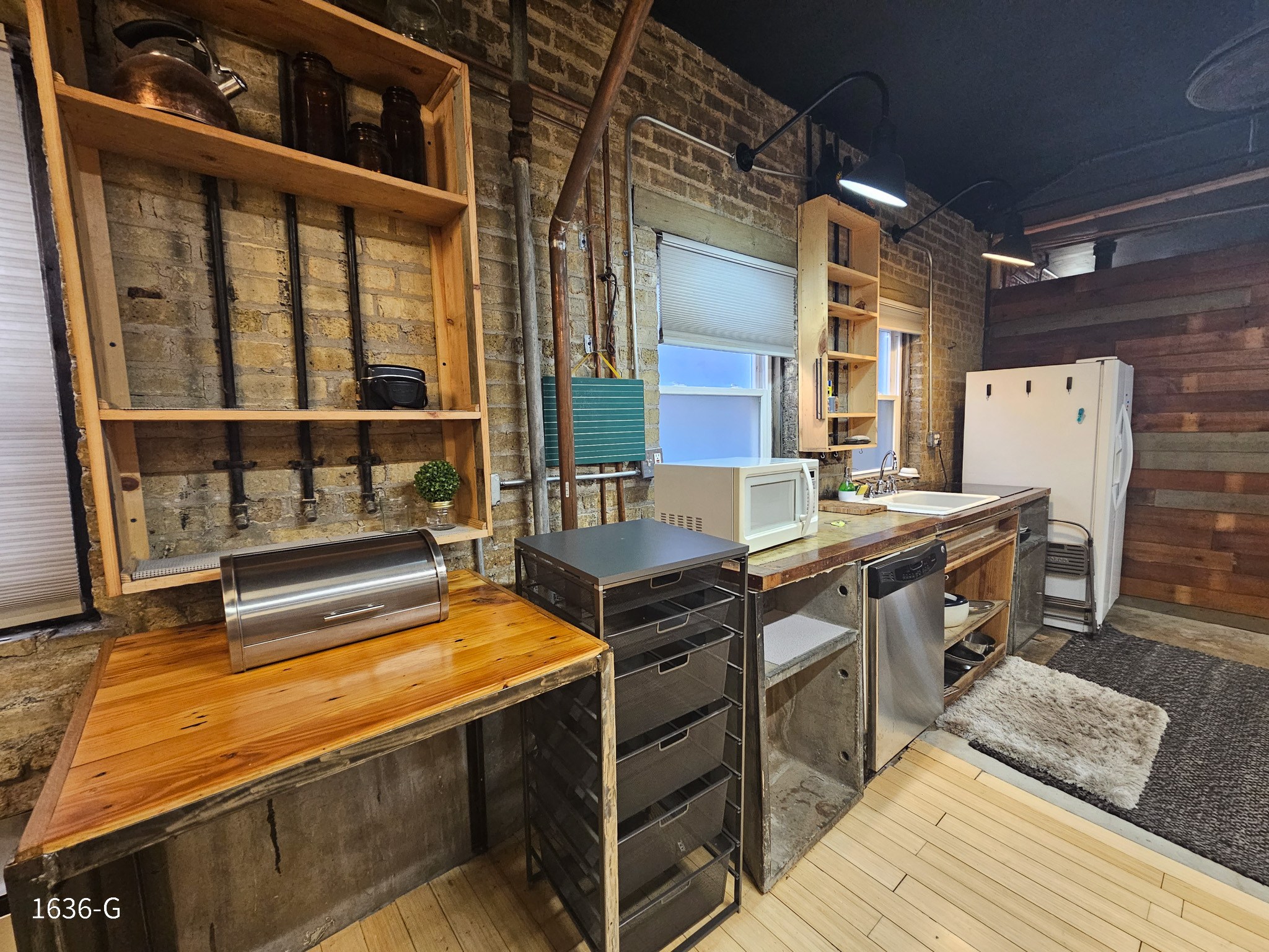 1634-38 W Granville Ave./ 6205-11 N Paulina St. 1634 W Granville Ave., Chicago 60660 Edgewater - Leasing by Cross Street