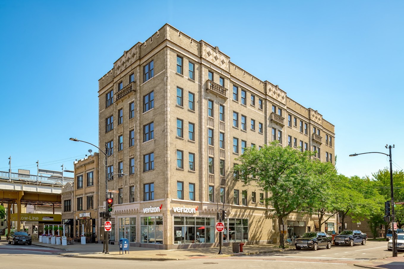 1650 W. Roscoe St. 1650 W. Roscoe St., Chicago, IL 60657 - Leasing by Cross Street