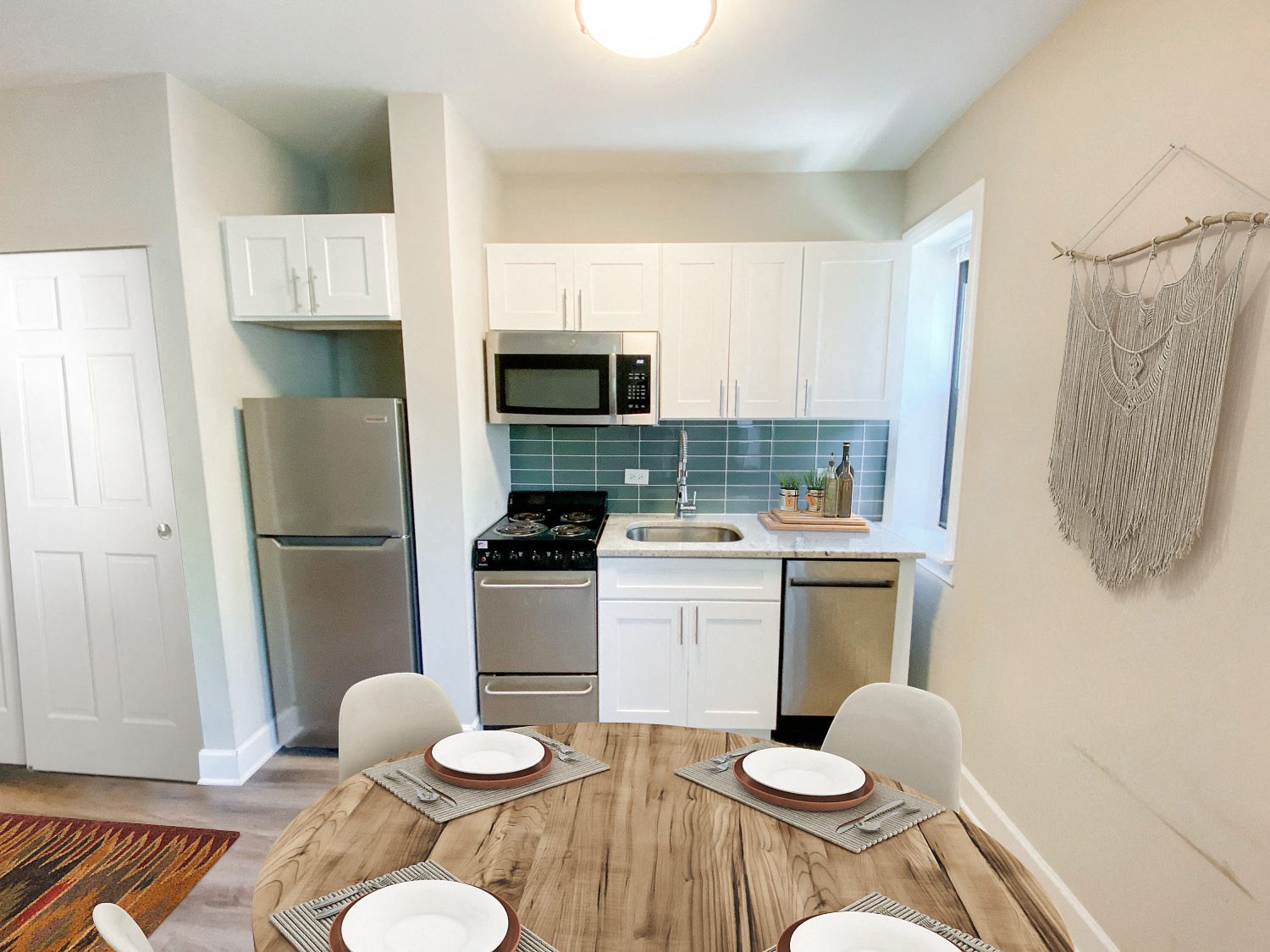 549 W. Aldine Ave. 549 W. Aldine Ave., Chicago, IL 60657 Lake View East - Leasing by Cross Street