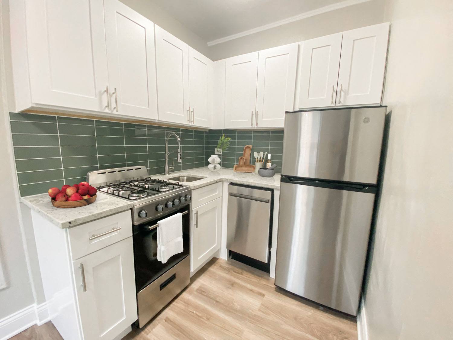 2616 N. Hampden Ct. 2616 N. Hampden Ct., Chicago, IL 60614 Lincoln Park - Leasing by Cross Street
