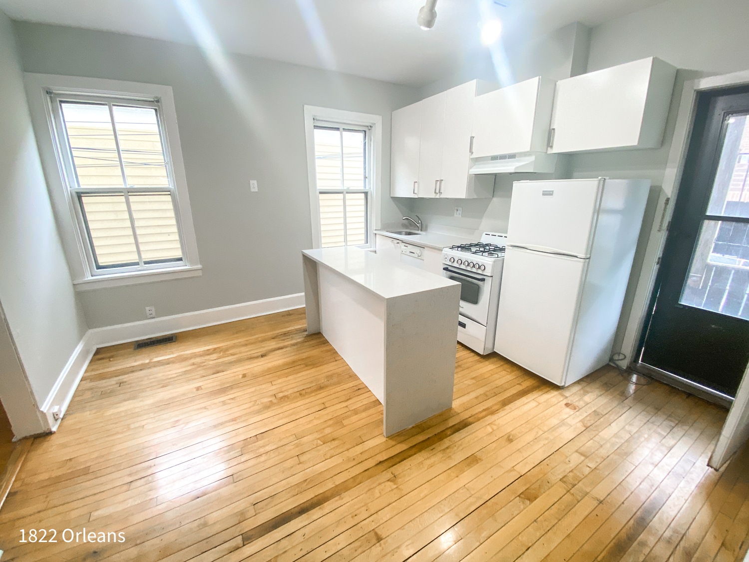 1822 N. Orleans St. 1822 N. Orleans St., Chicago, IL 60614 Old Town Triangle - Leasing by Cross Street