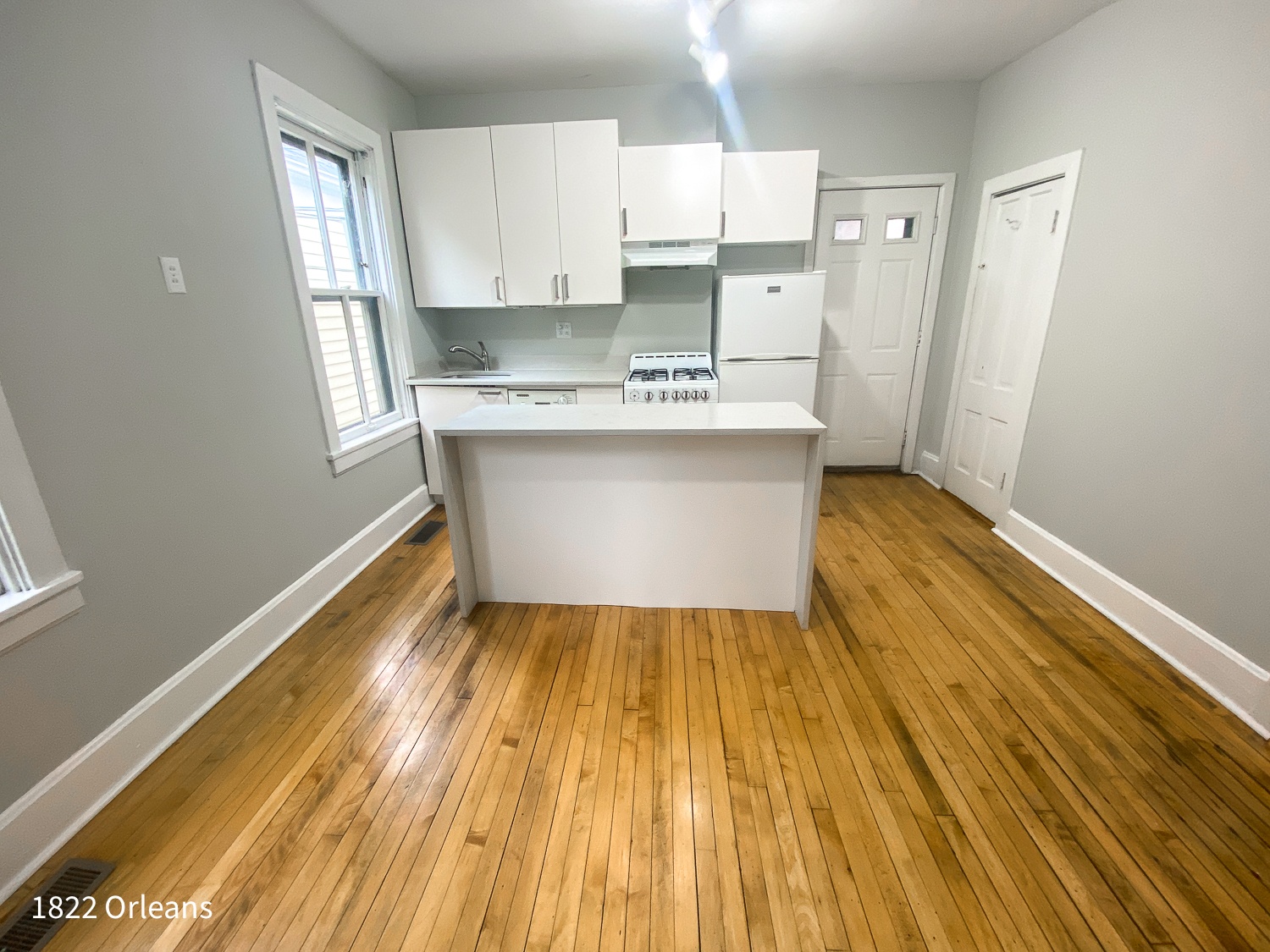 1822 N. Orleans St. 1822 N. Orleans St., Chicago, IL 60614 Old Town Triangle - Leasing by Cross Street