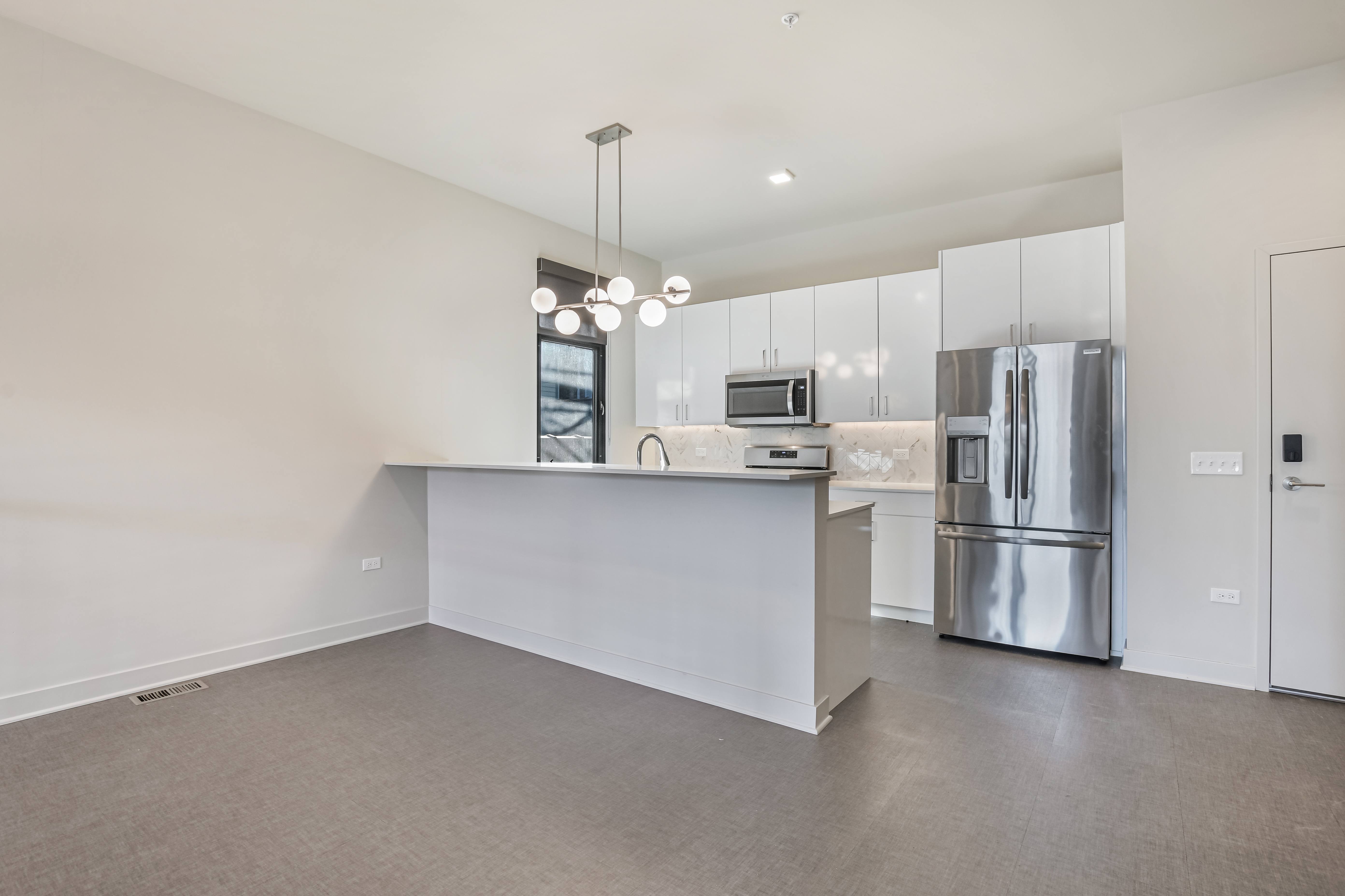 818 N Wolcott 818 N. Wolcott Ave., Chicago, IL 60622 - Leasing by Cross Street