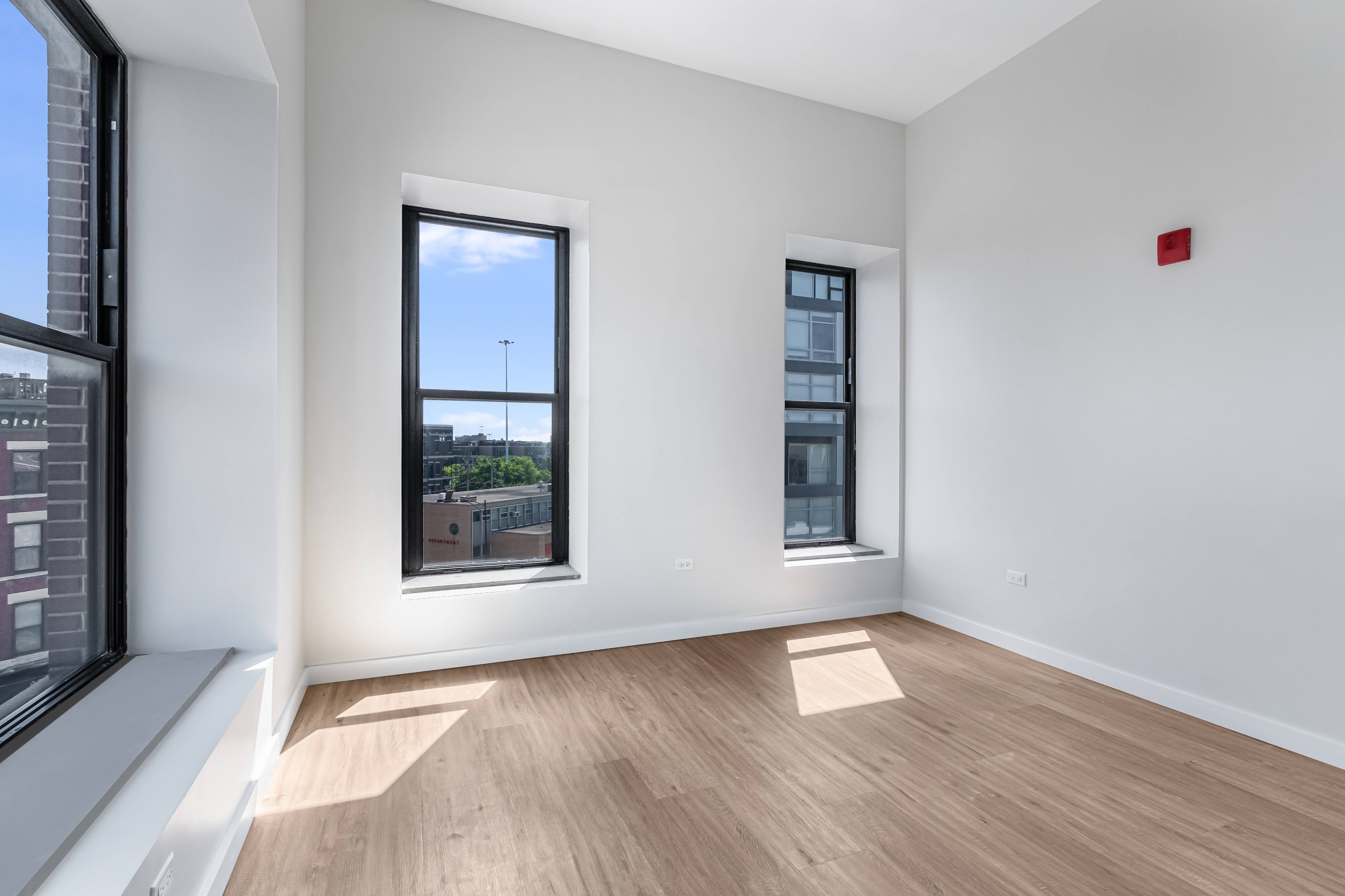 805 N. Milwaukee 805 N. Milwaukee Ave., Chicago 60642 River West - Leasing by Cross Street