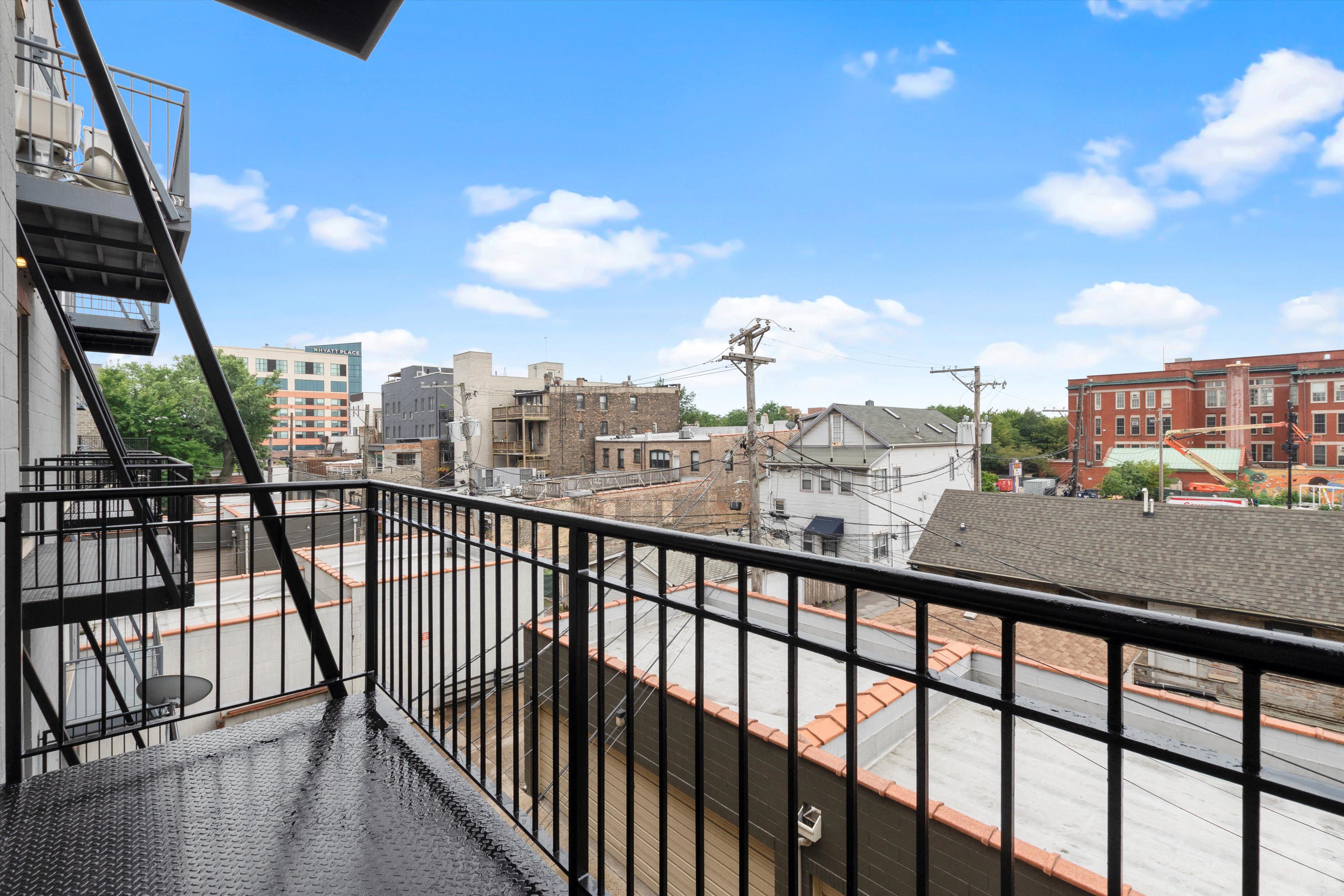 1636-56 N. Bosworth Ave. 1636-56 N. Bosworth Ave., Chicago, IL 60642 Bucktown - Leasing by Cross Street