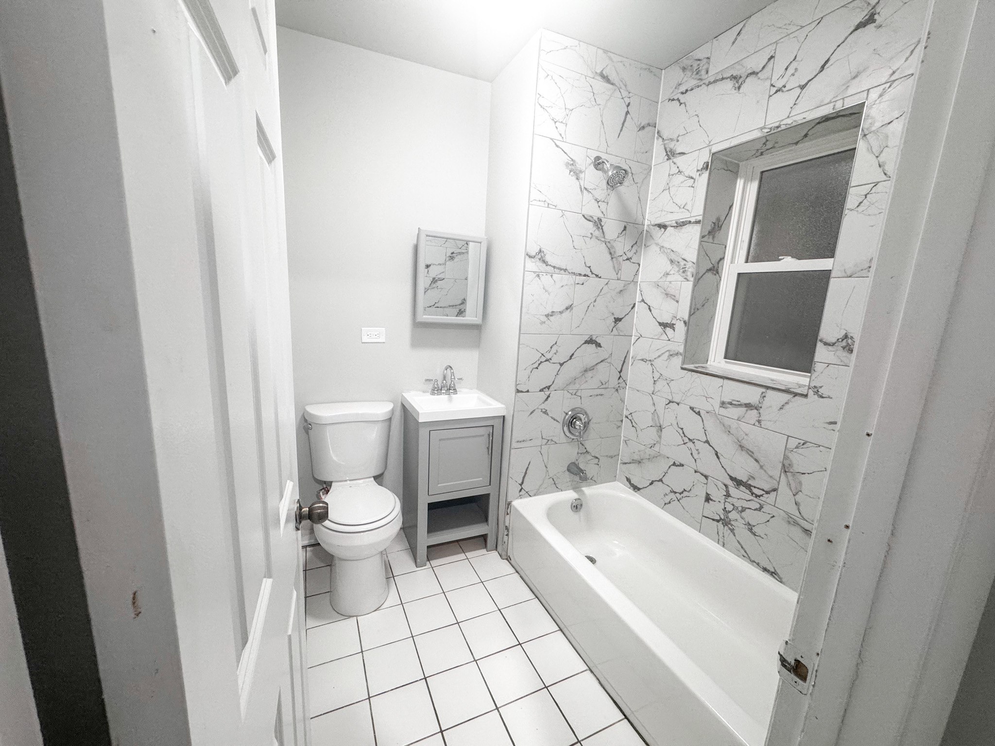 2046 W. Charleston St. 2046 W. Charleston St., Chicago, IL 60647 Bucktown - Leasing by Cross Street