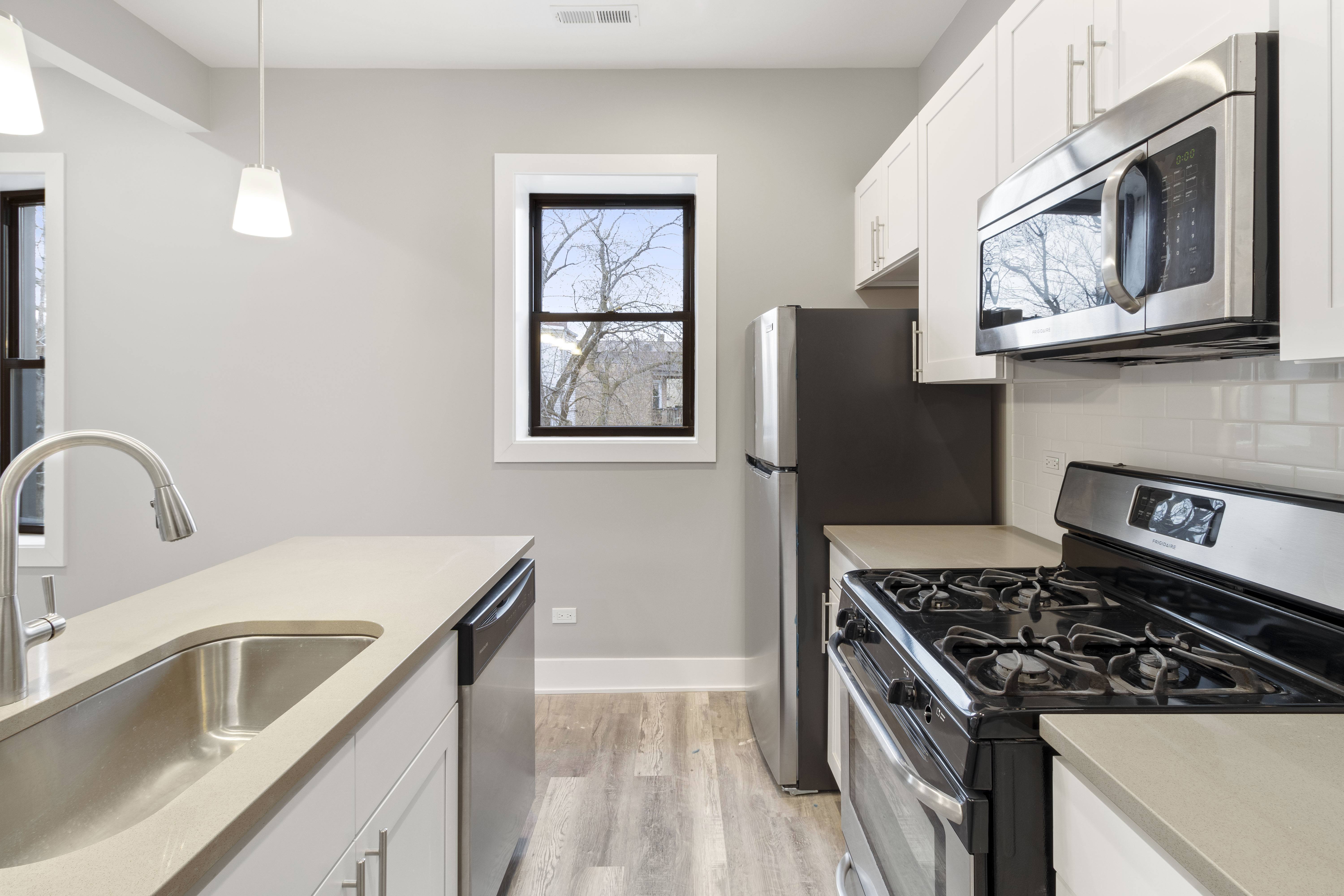 857 N Hoyne 857-59 N Hoyne, Chicago, IL 60622 Ukrainian Village - Leasing by Cross Street