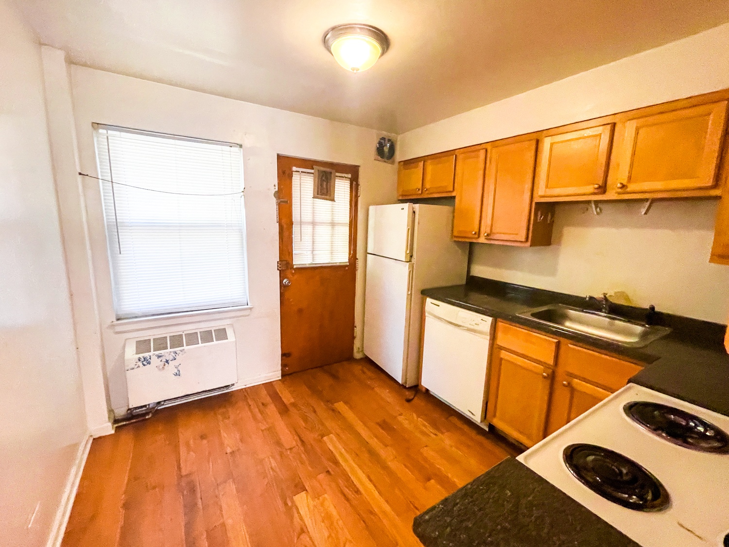 2104-24 W. Farragut Ave. 2104 W. Farragut Ave., Chicago, IL 60625