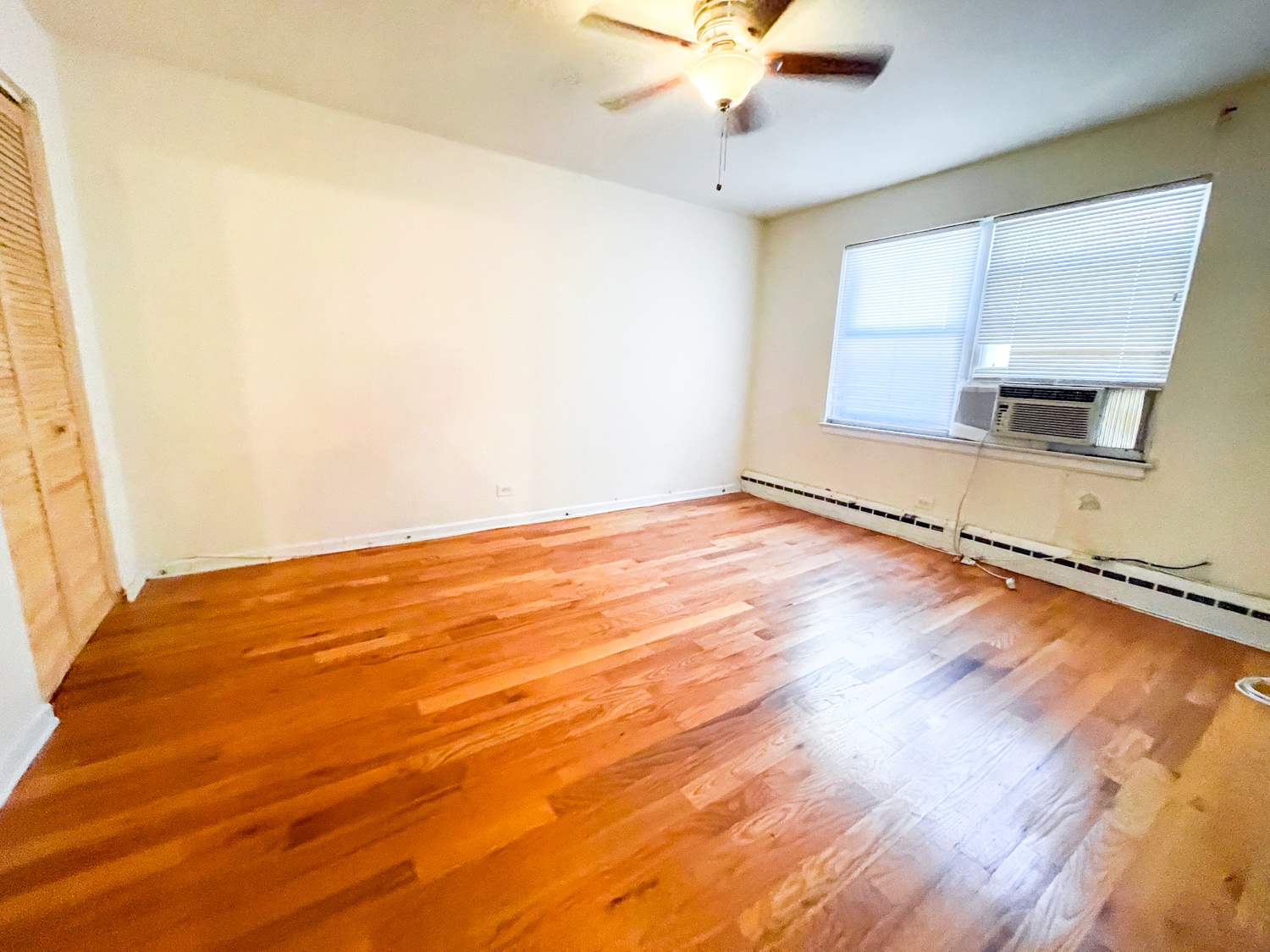 2104-24 W. Farragut Ave. 2104 W. Farragut Ave., Chicago, IL 60625
