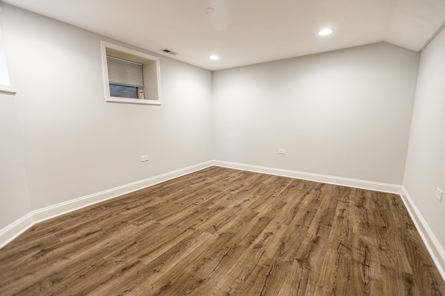 2127 N. Sheffield Ave. 2127 N. Sheffield Ave., Chicago, IL 60614 Lincoln Park - Leasing by Cross Street
