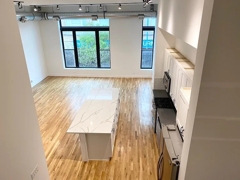 1348 N. Milwaukee Ave. 1348 N. Milwaukee Ave., Chicago 60622 Wicker Park - Leasing by Cross Street
