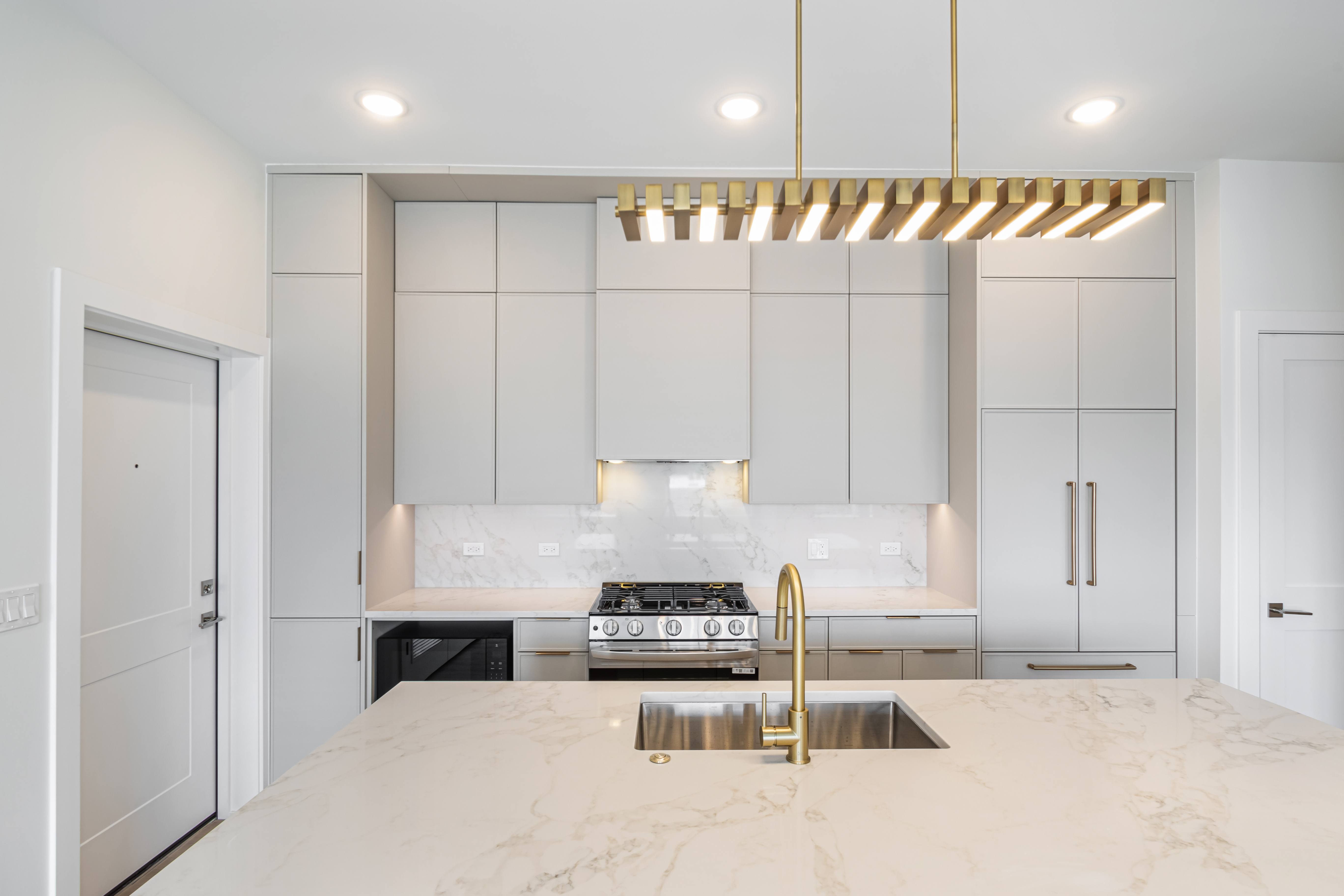 North + Damen 1628 N. Damen Ave, Chicago, IL 60647 - Leasing by Cross Street