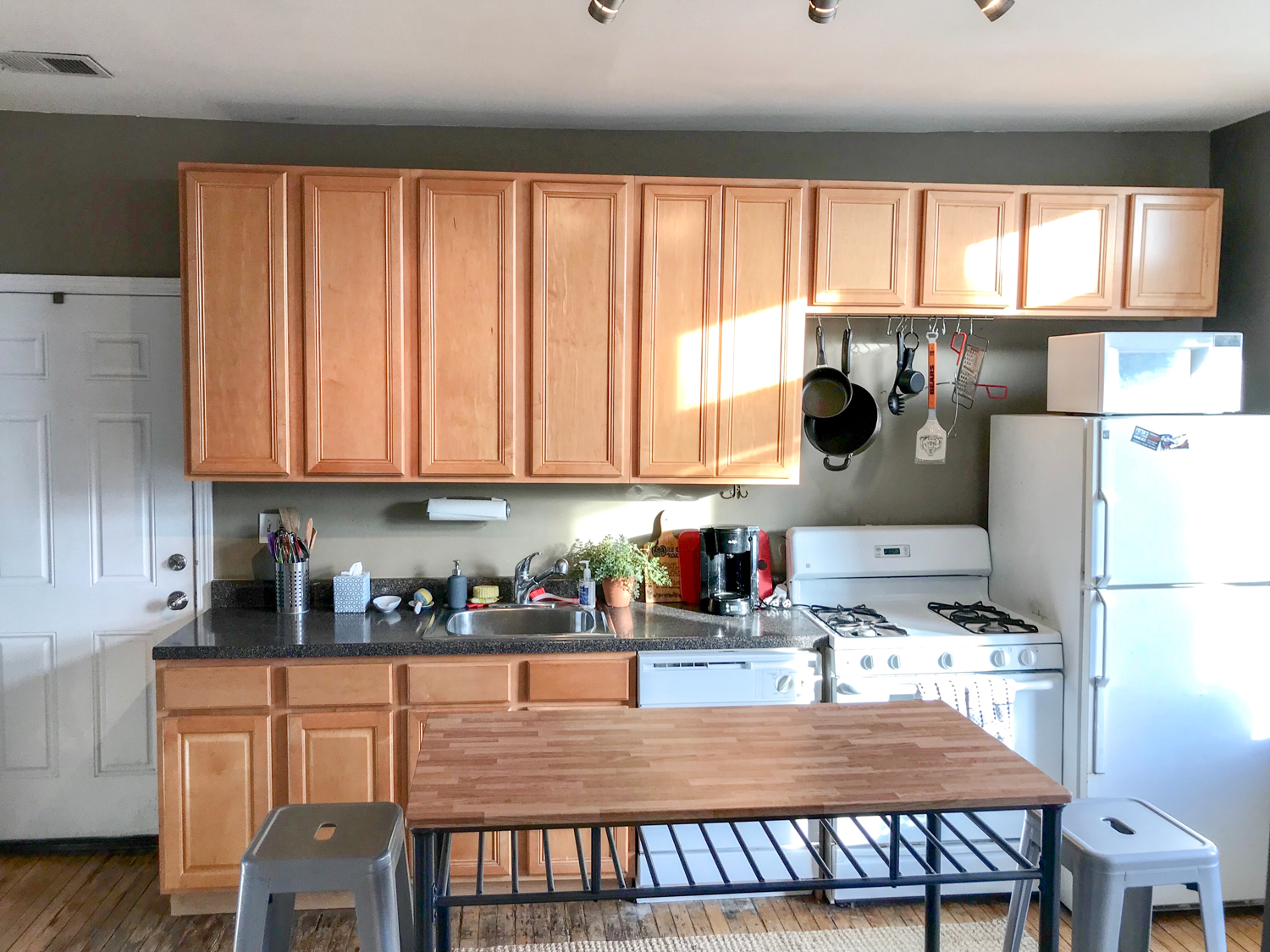 2350-52 W. Ohio St. / 601 N. Western Ave. 2350-52 W. Ohio St., Chicago, IL 60612 West Town - Leasing by Cross Street