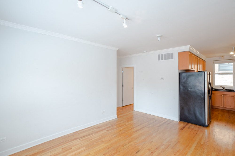 1150-56 W Cornelia / 3501-03 N Racine 1150-56 W Cornelia / 3501-03  N Racine, Chicago, IL 60657 Wrigleyville - Leasing by Cross Street