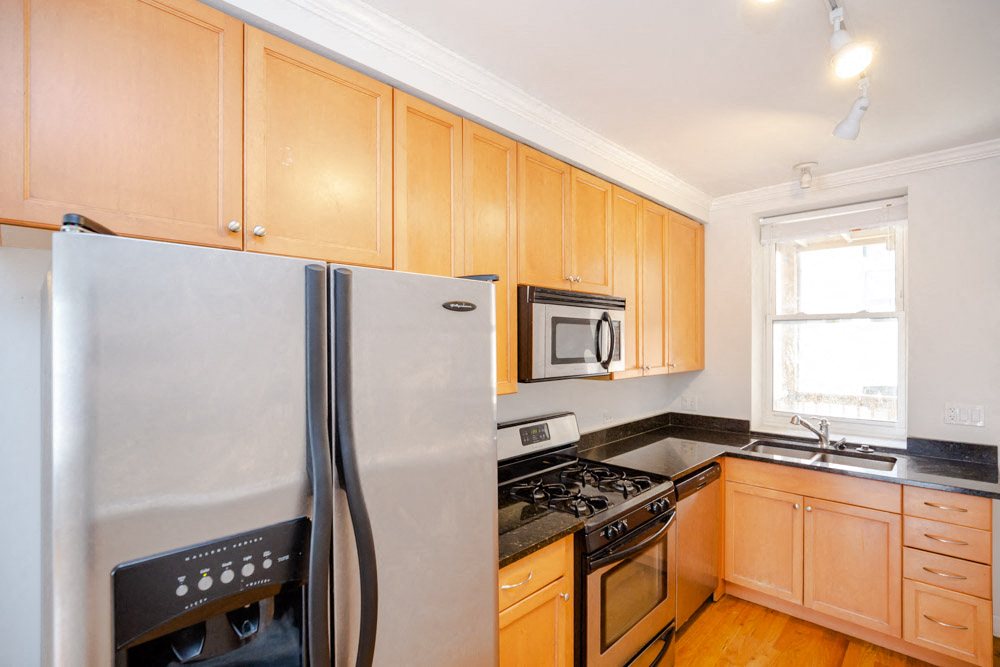 1150-56 W Cornelia / 3501-03 N Racine 1150-56 W Cornelia / 3501-03  N Racine, Chicago, IL 60657 Wrigleyville - Leasing by Cross Street