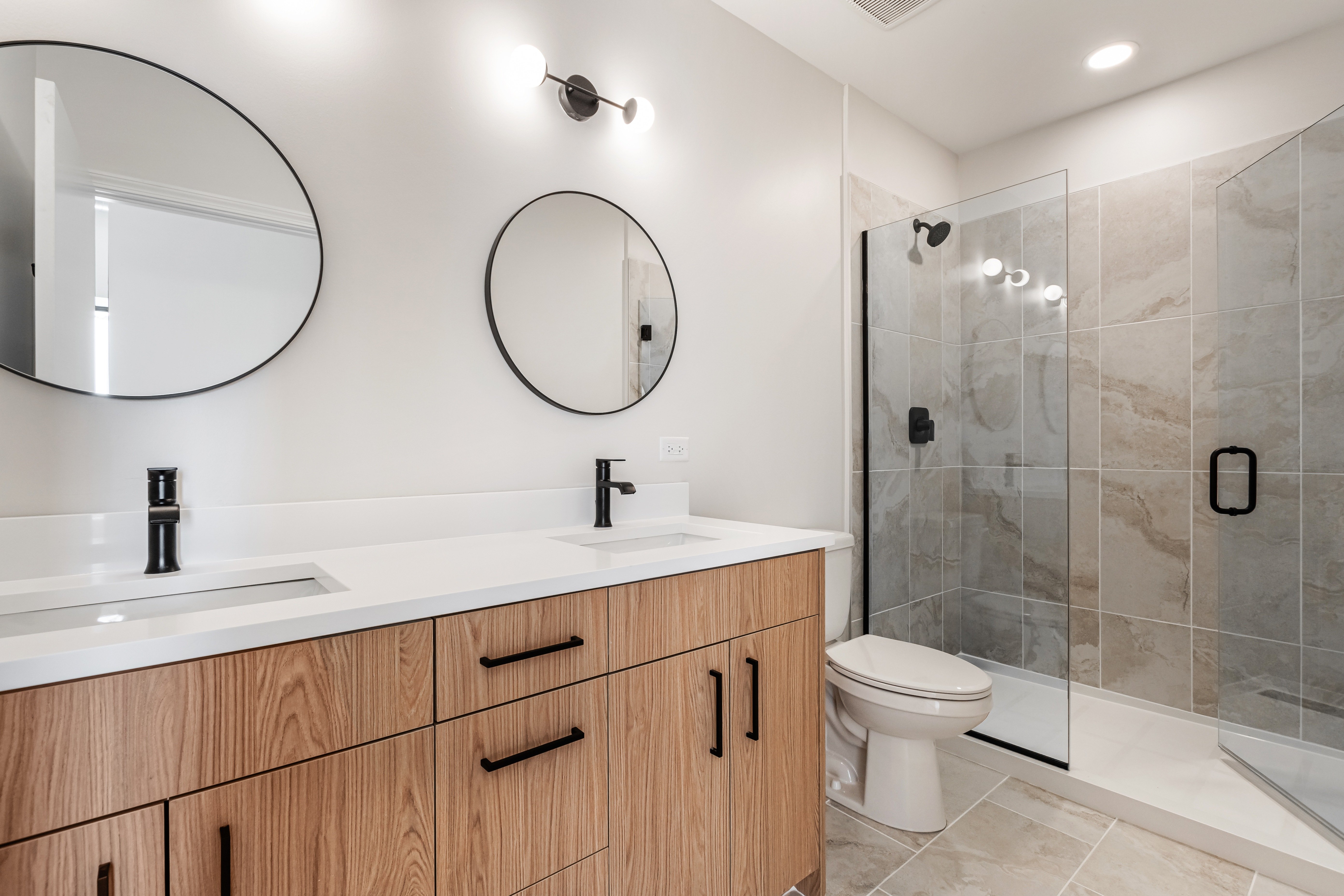 805 N. Milwaukee 805 N. Milwaukee Ave., Chicago 60642 River West - Leasing by Cross Street