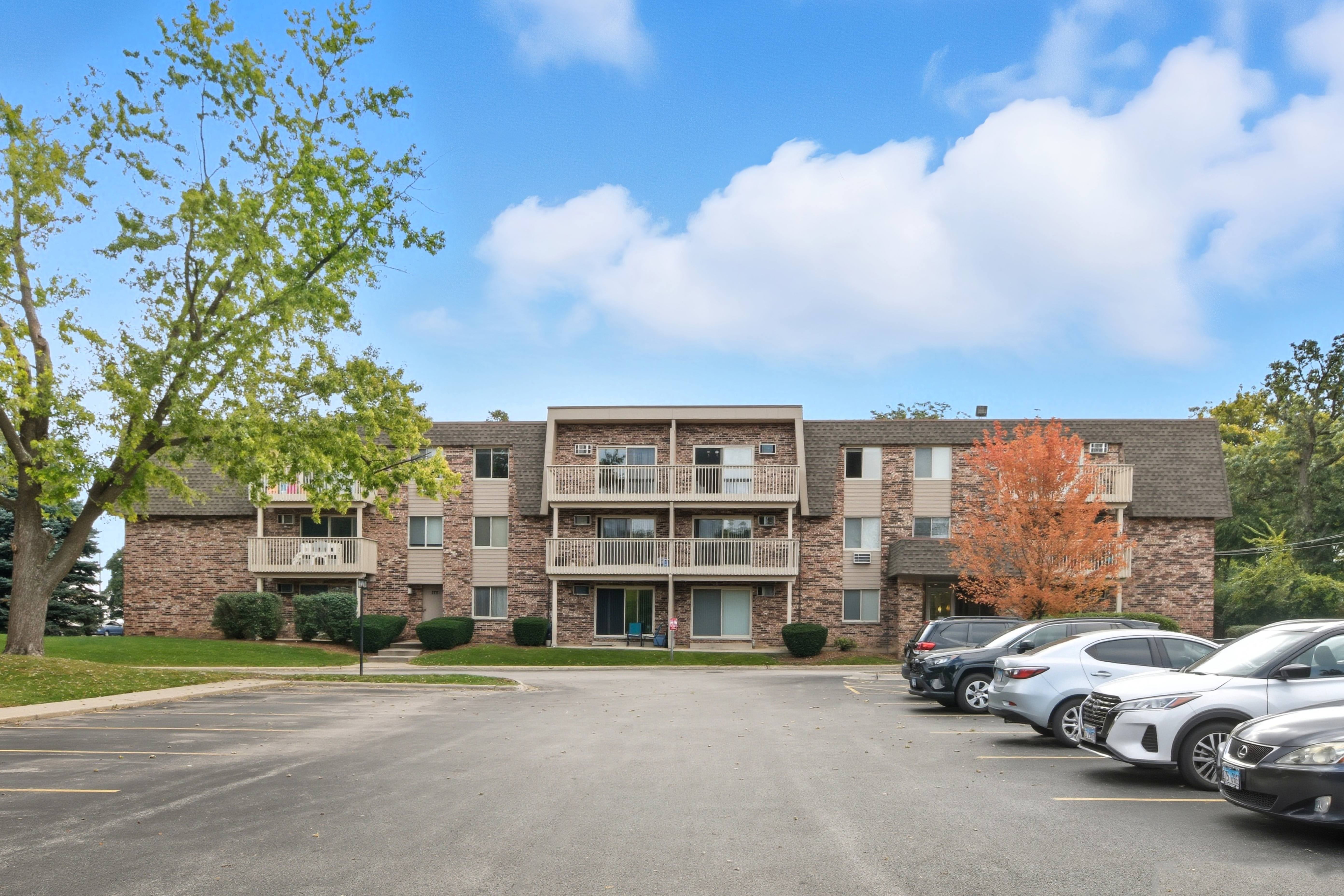 Buffalo Creek 70 S Buffalo Grove Rd, IL 60089