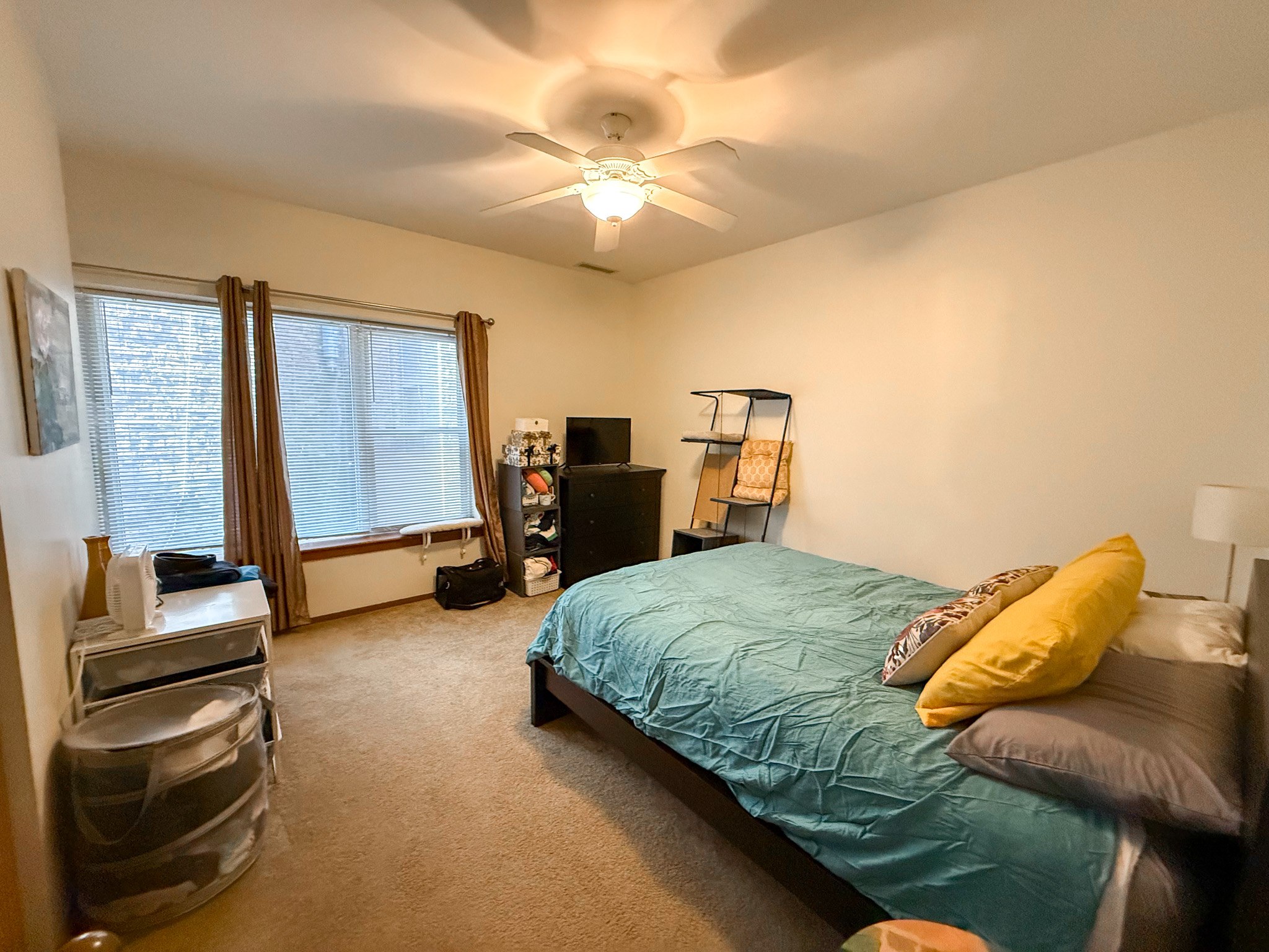 2609-15 N Hampden Court Chicago, IL 60614 2609-15 N Hampden Court, Chicago, IL 60614