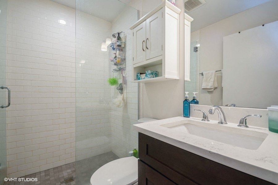 1150-56 W Cornelia / 3501-03 N Racine 1150-56 W Cornelia / 3501-03  N Racine, Chicago, IL 60657 Wrigleyville - Leasing by Cross Street