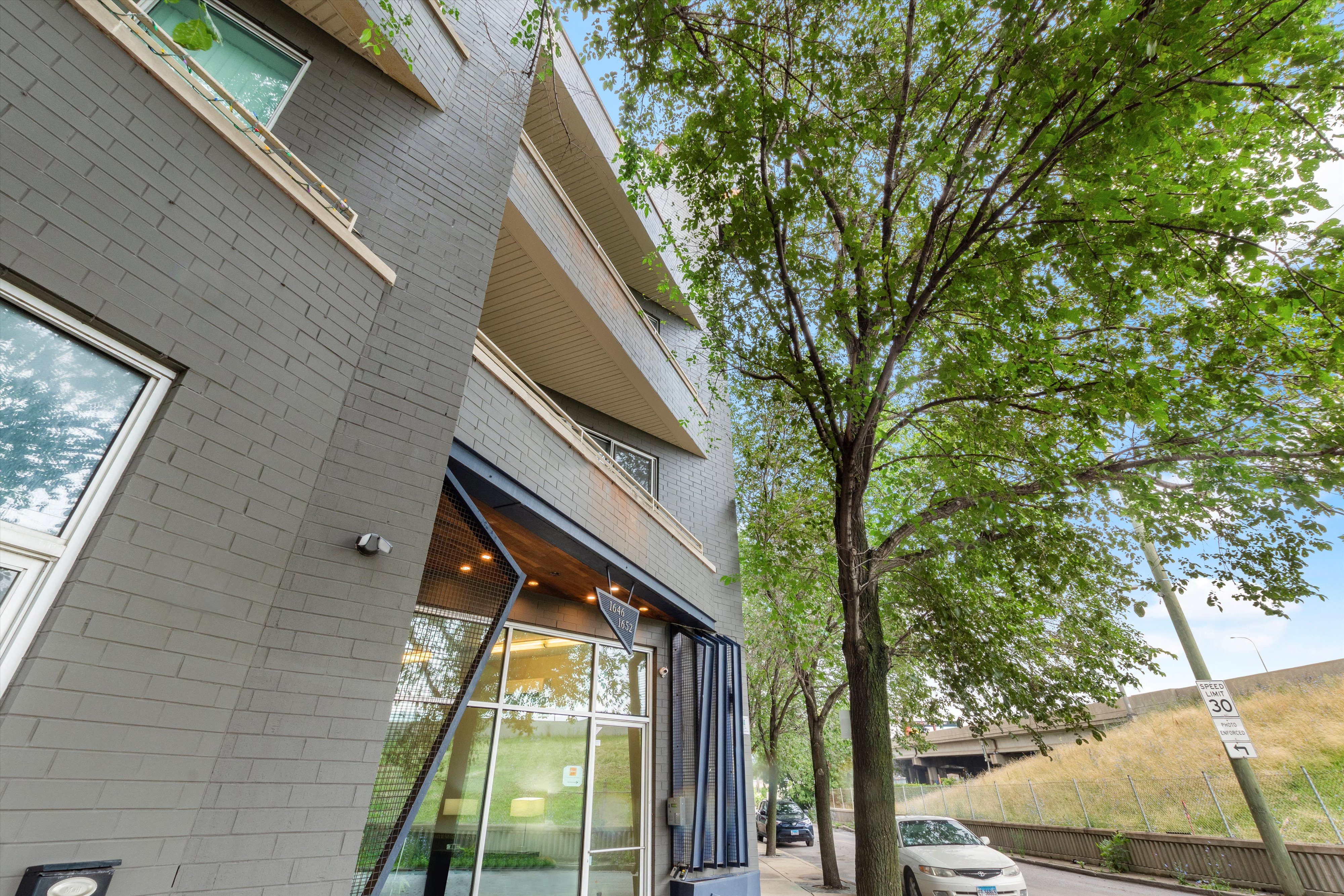 1636-56 N. Bosworth Ave. 1636-56 N. Bosworth Ave., Chicago, IL 60642 Bucktown - Leasing by Cross Street