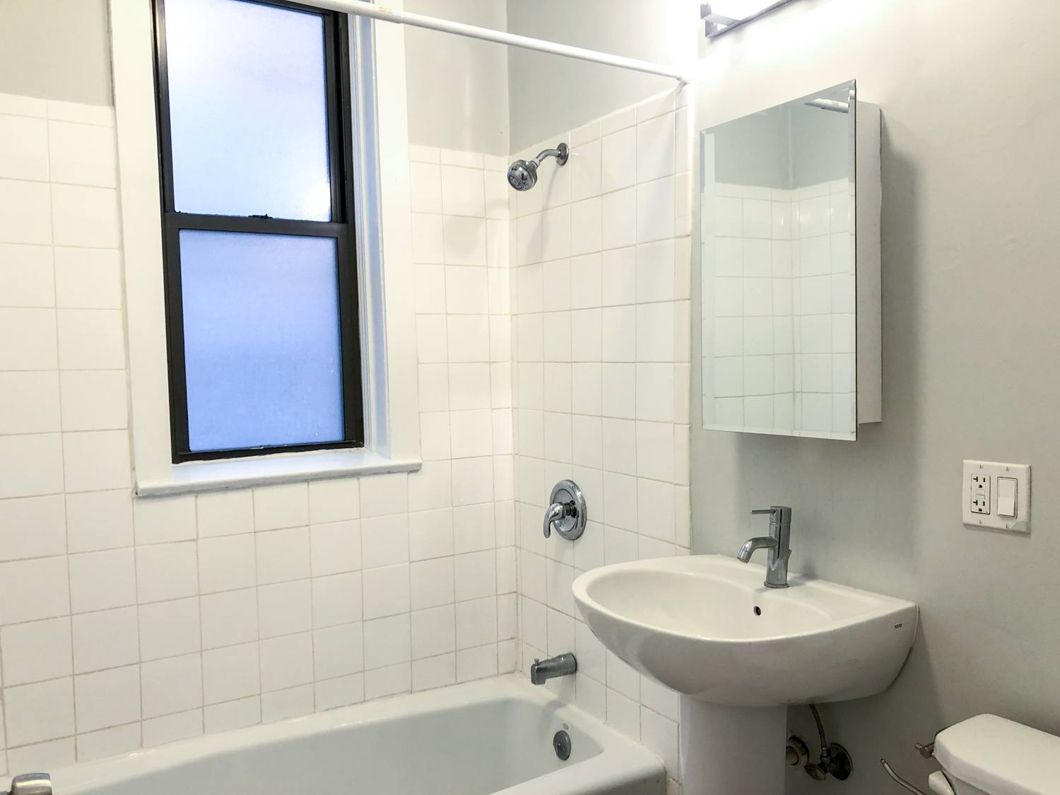2706 W. Haddon Ave. 2706 W. Haddon Ave., Chicago, IL 60622 West Town - Leasing by Cross Street