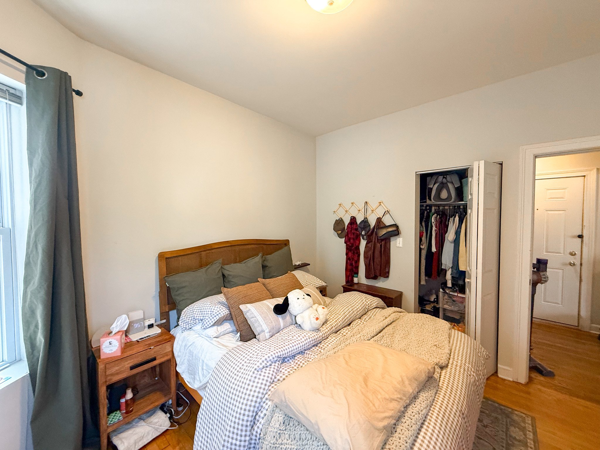2737-39 N. Mildred Ave. 2737-39 N. Mildred Ave., Chicago 60614 - Leasing by Cross Street