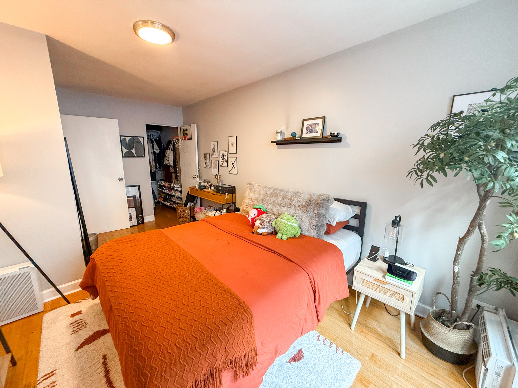 2827 N. Clark St. 2827 N. Clark St., Chicago, IL 60657 Lake View - Leasing by Cross Street