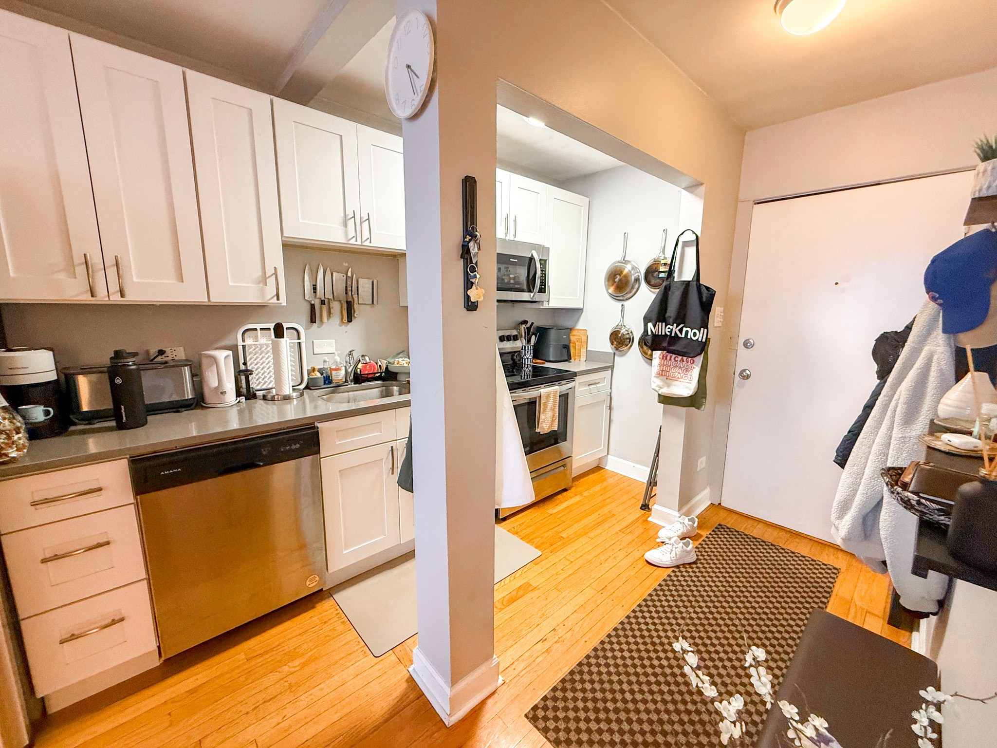 2827 N. Clark St. 2827 N. Clark St., Chicago, IL 60657 Lake View - Leasing by Cross Street