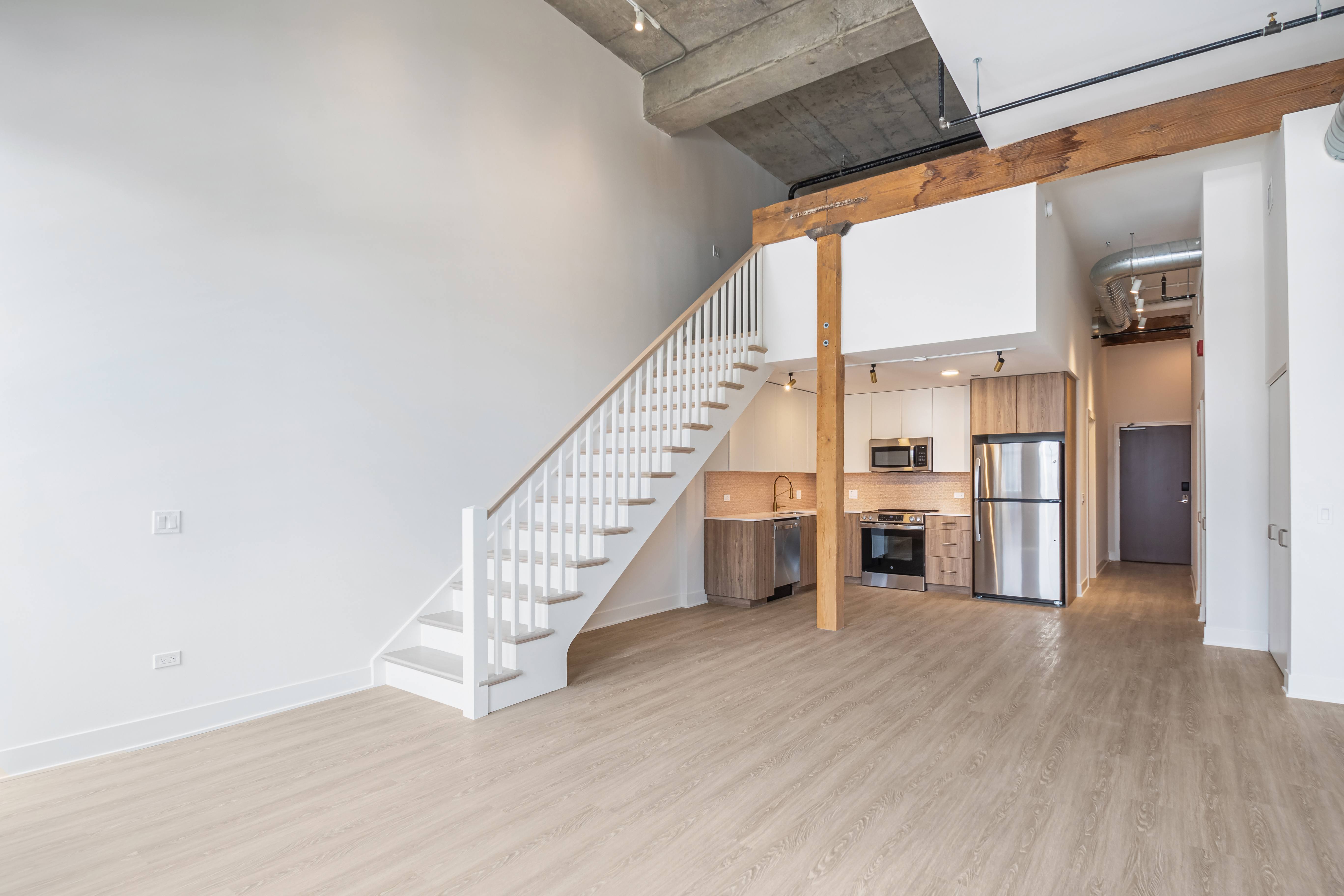 Lofts at Avenir 1040 W Huron, Chicago, IL 60642 - Leasing by Cross Street