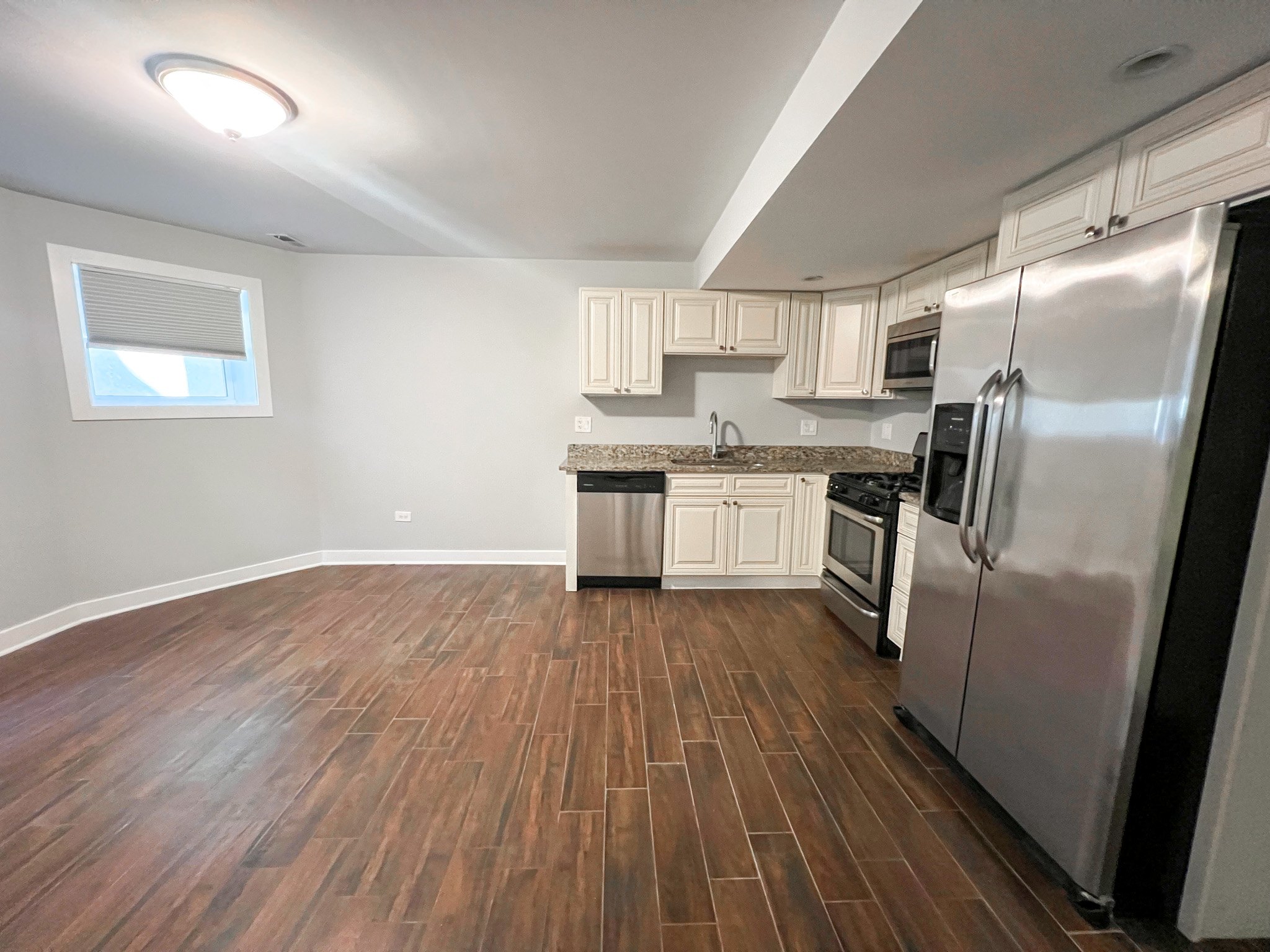 3155 N. Pine Grove Ave. 3155 N. Pine Grove Ave., Chicago, IL 60657 Lake View East - Leasing by Cross Street