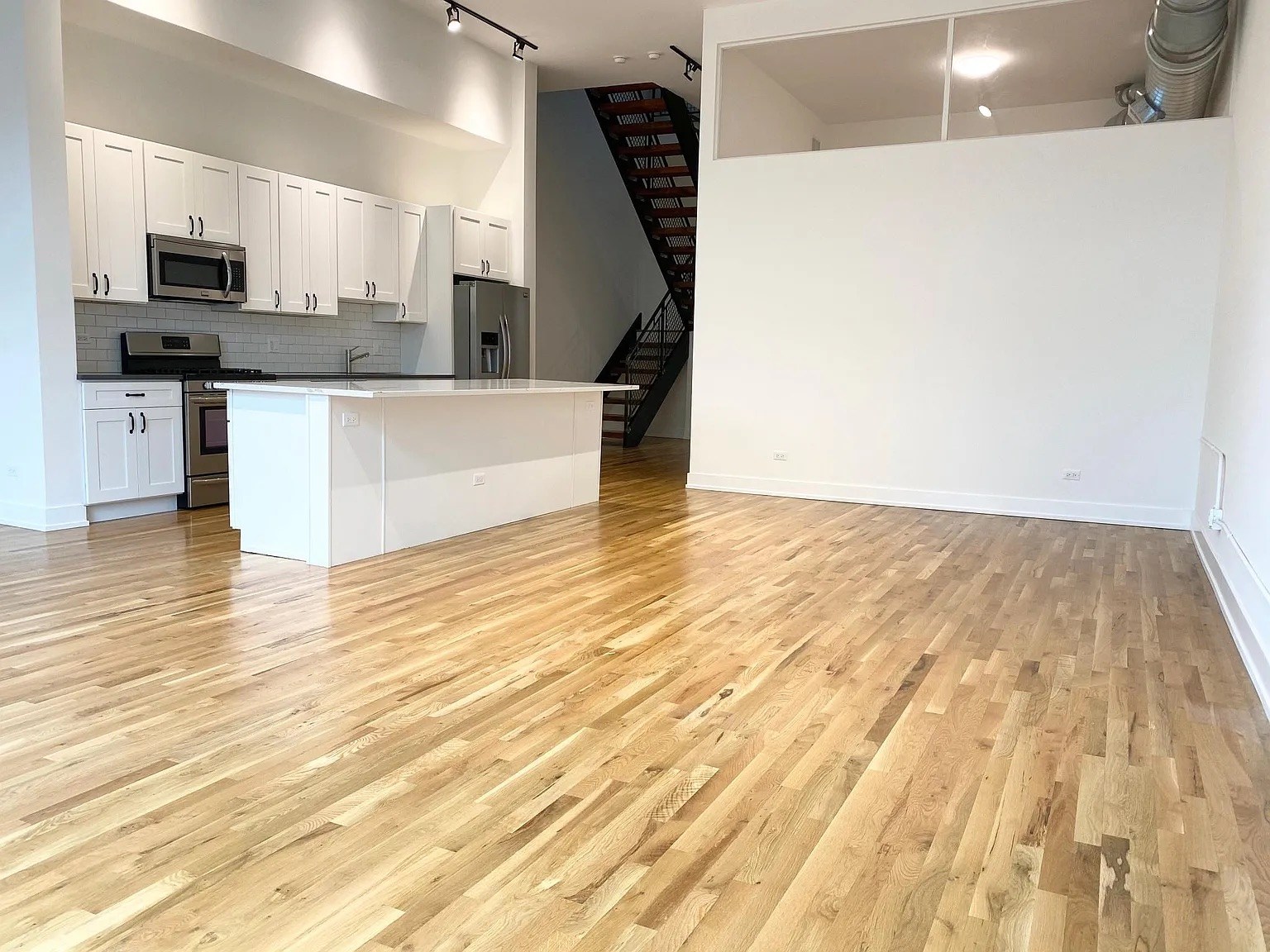 1348 N. Milwaukee Ave. 1348 N. Milwaukee Ave., Chicago 60622 Wicker Park - Leasing by Cross Street