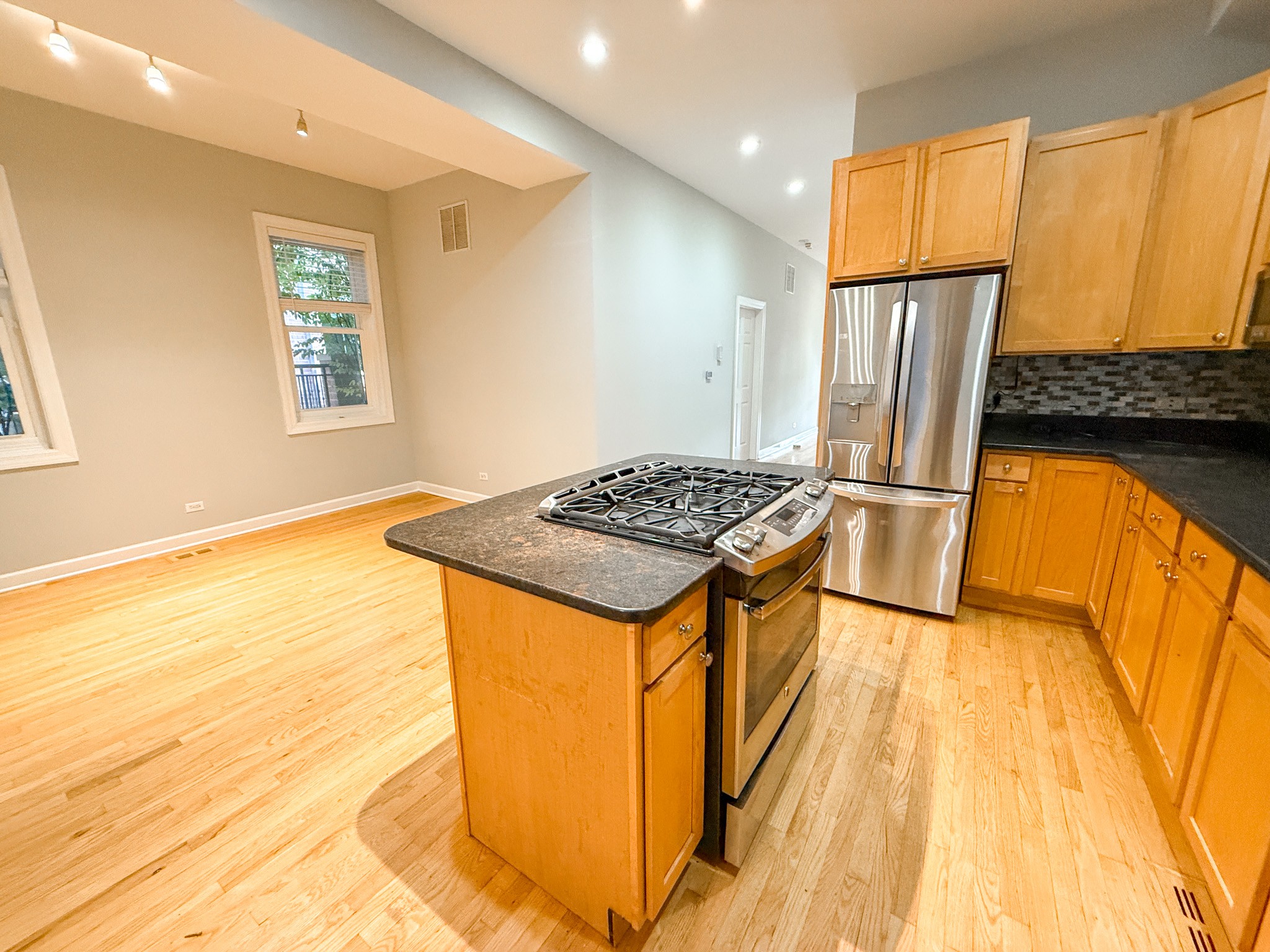 3716 N. Greenview Ave 3716 N. Greenview Ave, Chicago, IL 60613