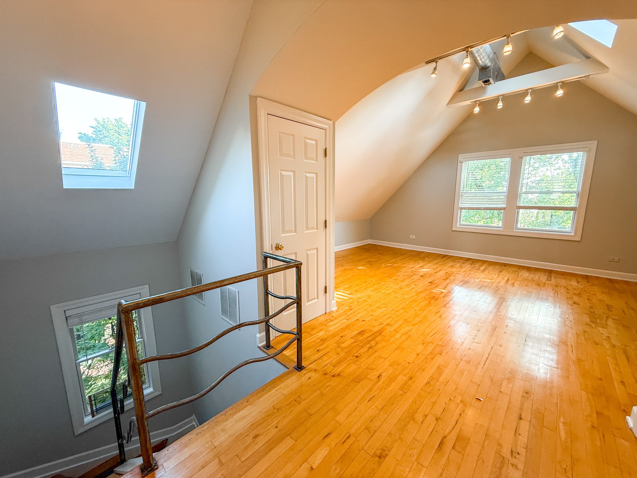 3716 N. Greenview Ave 3716 N. Greenview Ave, Chicago, IL 60613