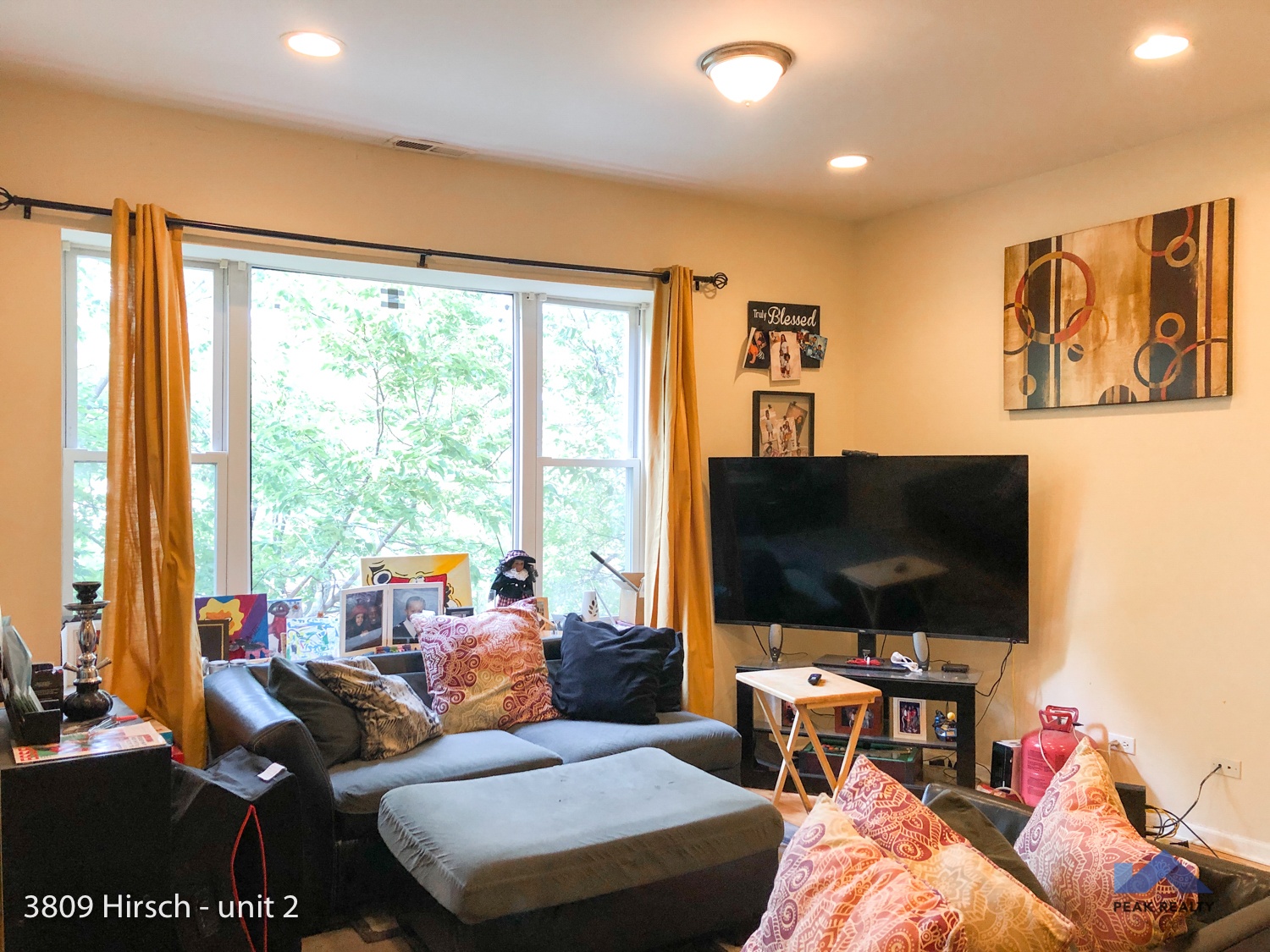1364-66 N. Hamlin Ave. / 3807-11 W. Hirsch St. 1364-66 N. Hamlin Ave., Chicago, IL 60651 Humboldt Park - Leasing by Cross Street