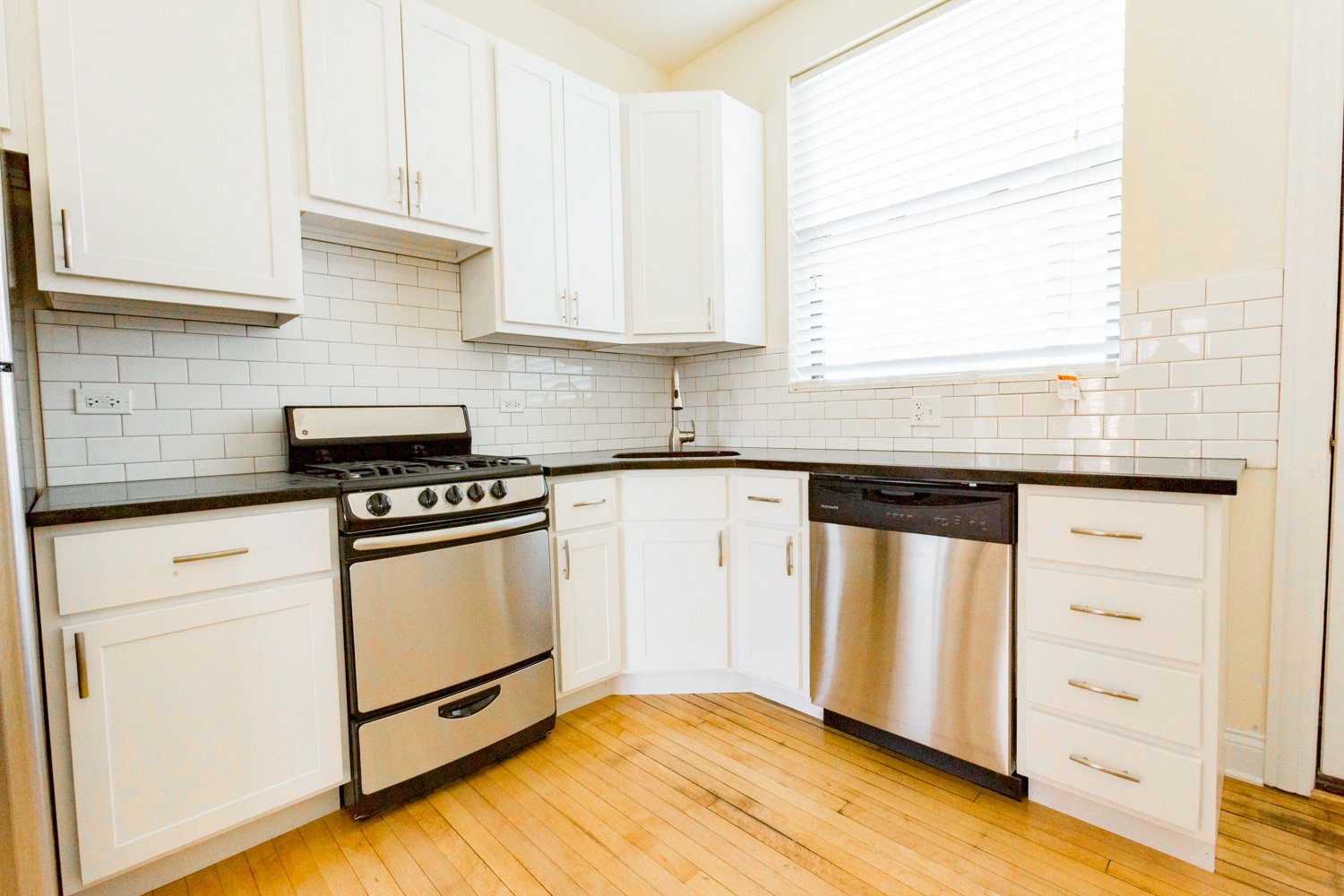 3945-59 N. Janssen Ave. 3945-59 N. Janssen Ave., Chicago, IL 60613 Lake View - Leasing by Cross Street