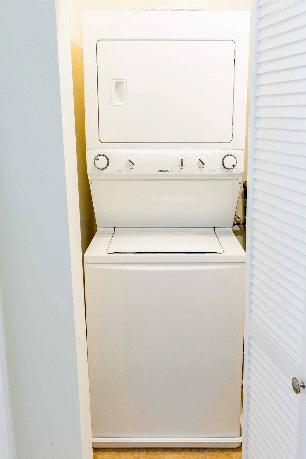 3945-59 N. Janssen Ave. 3945-59 N. Janssen Ave., Chicago, IL 60613 Lake View - Leasing by Cross Street