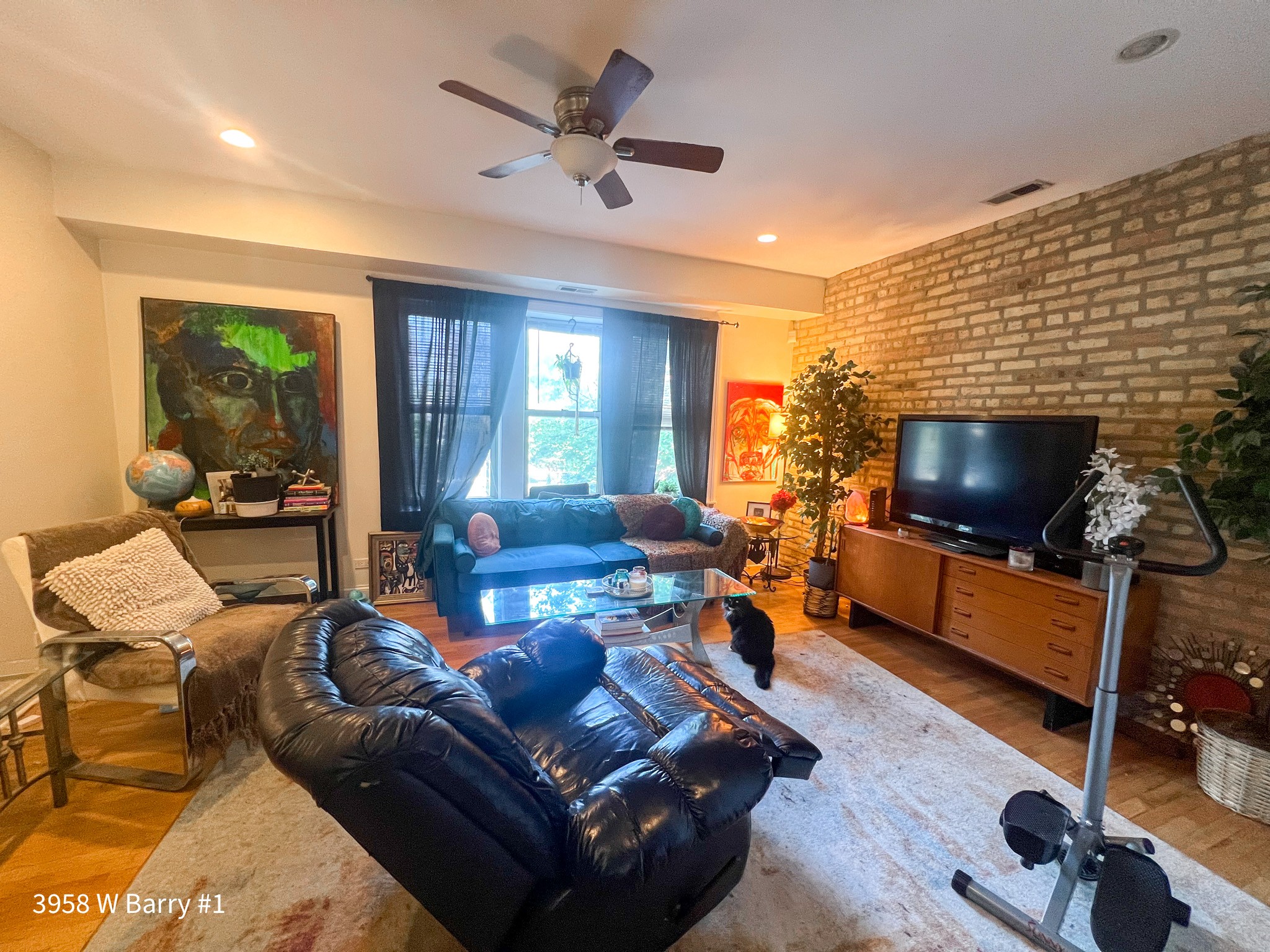3101-03 N. Springfield / 3956-58 W. Barry 3101-03 N. Springfield, Chicago, IL 60618 - Leasing by Cross Street