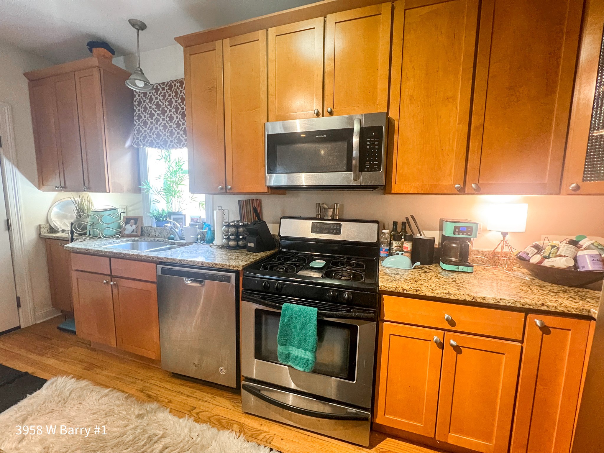 3101-03 N. Springfield / 3956-58 W. Barry 3101-03 N. Springfield, Chicago, IL 60618 - Leasing by Cross Street