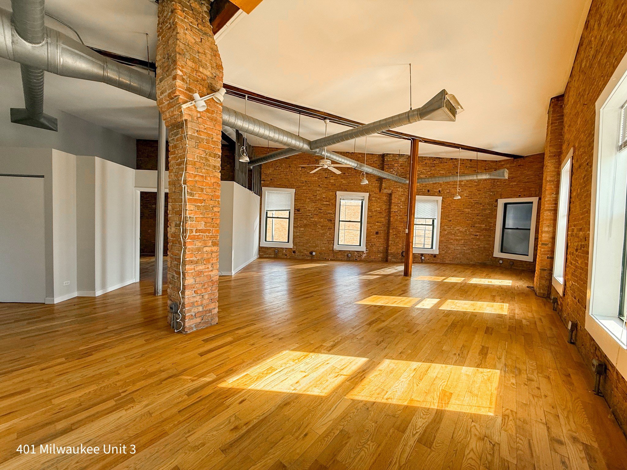 409 N. Milwaukee Ave. 409 N. Milwaukee Ave., Chicago 60654 - Leasing by Cross Street