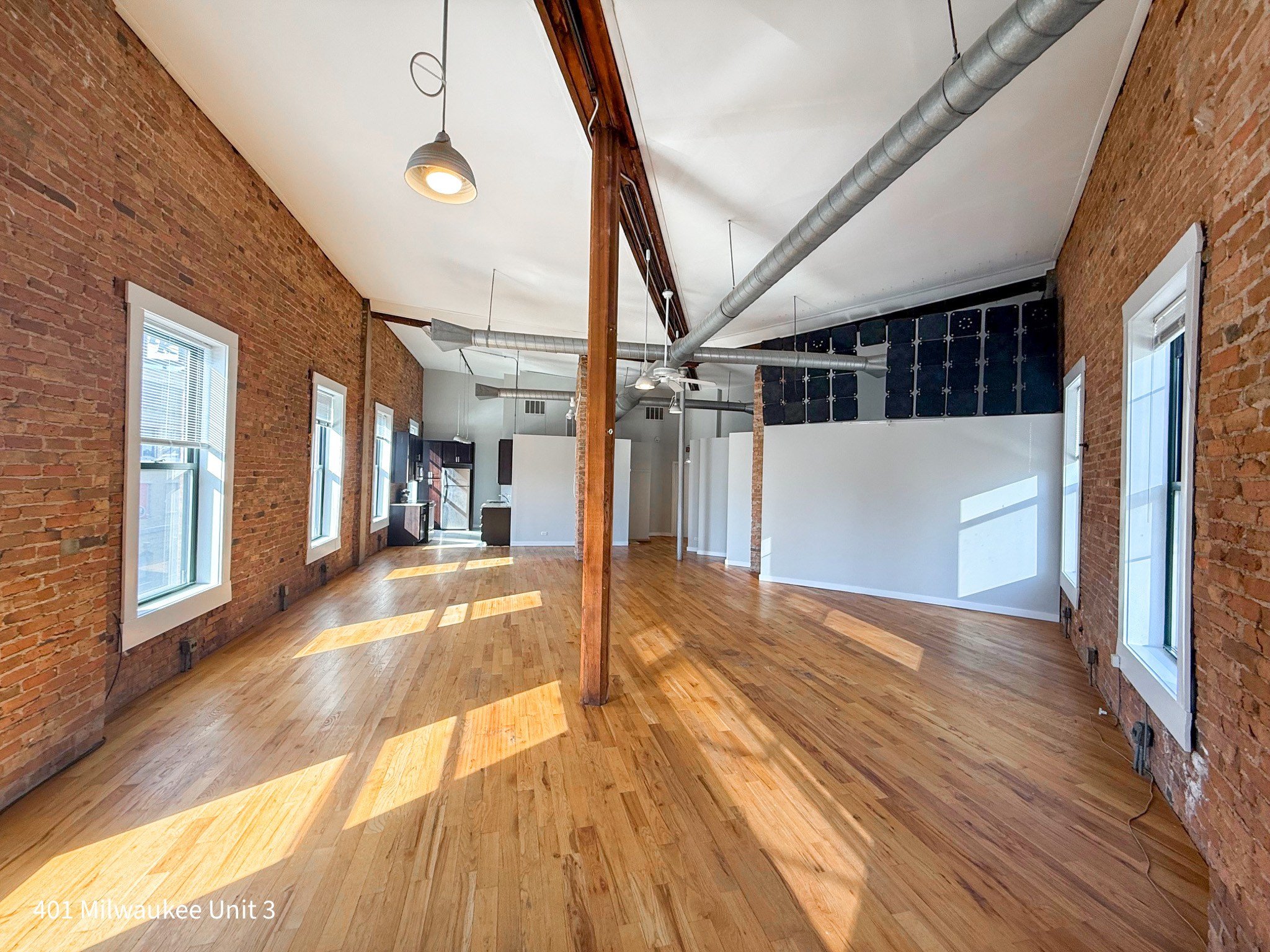 409 N. Milwaukee Ave. 409 N. Milwaukee Ave., Chicago 60654 - Leasing by Cross Street