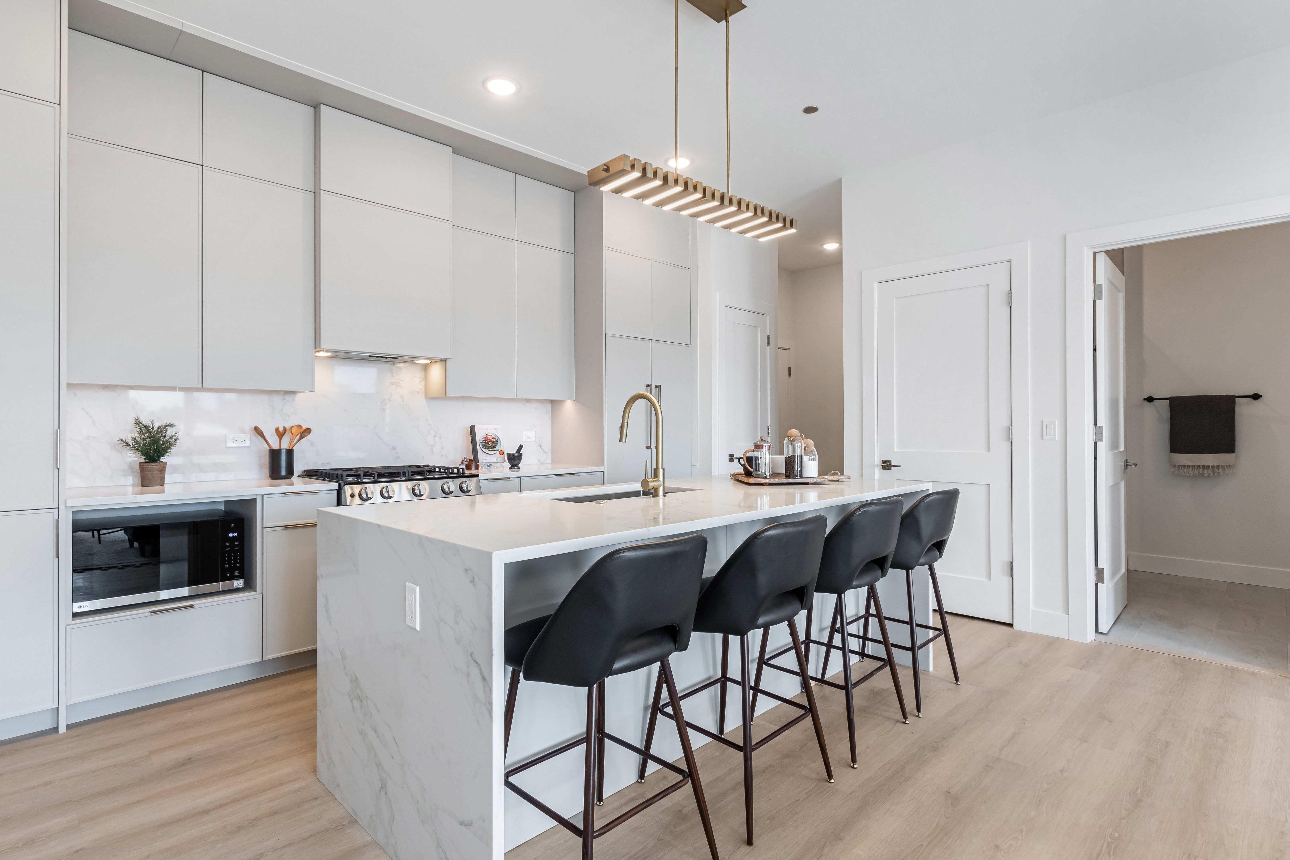 North + Damen 1628 N. Damen Ave, Chicago, IL 60647 - Leasing by Cross Street