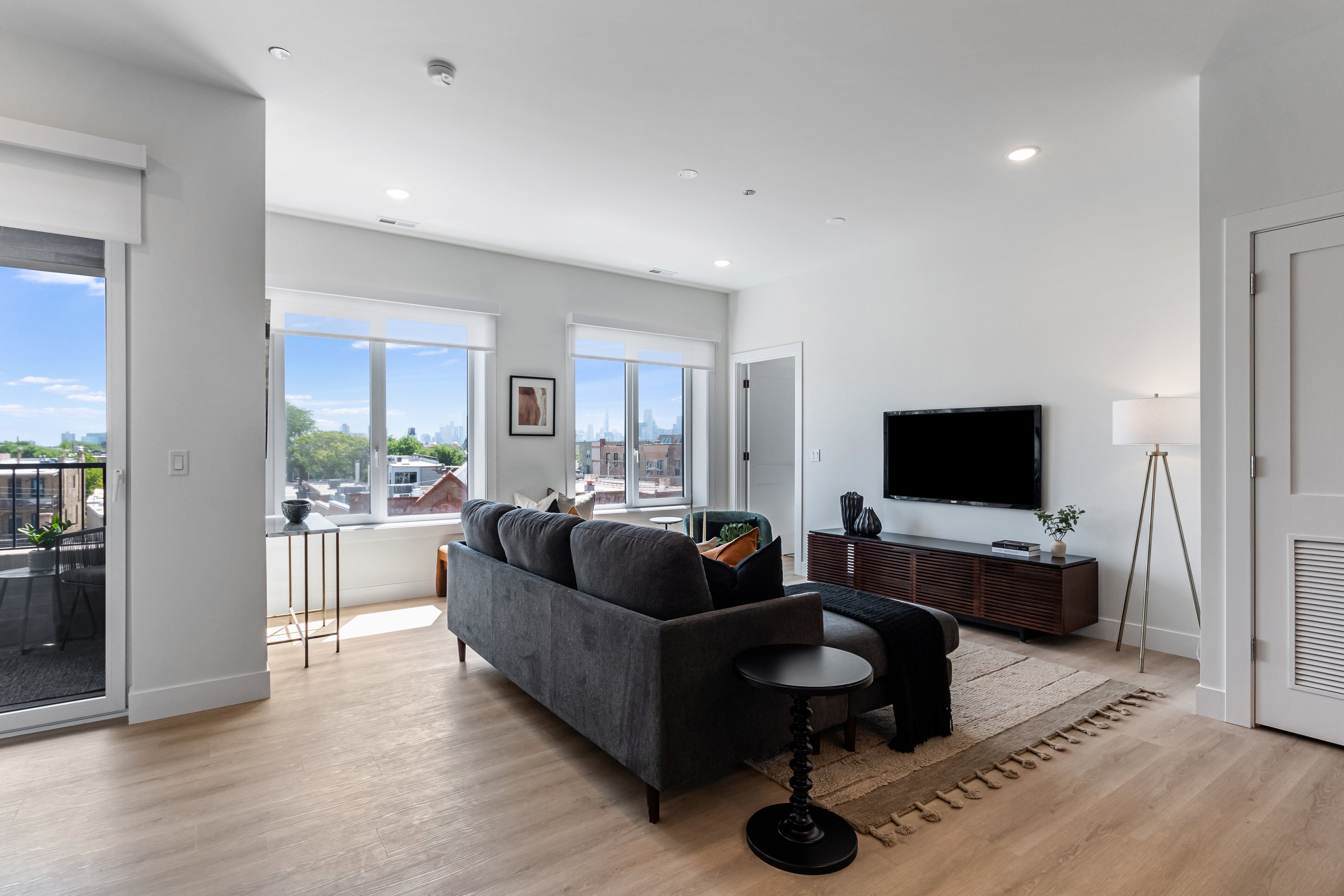 North + Damen 1628 N. Damen Ave, Chicago, IL 60647 - Leasing by Cross Street