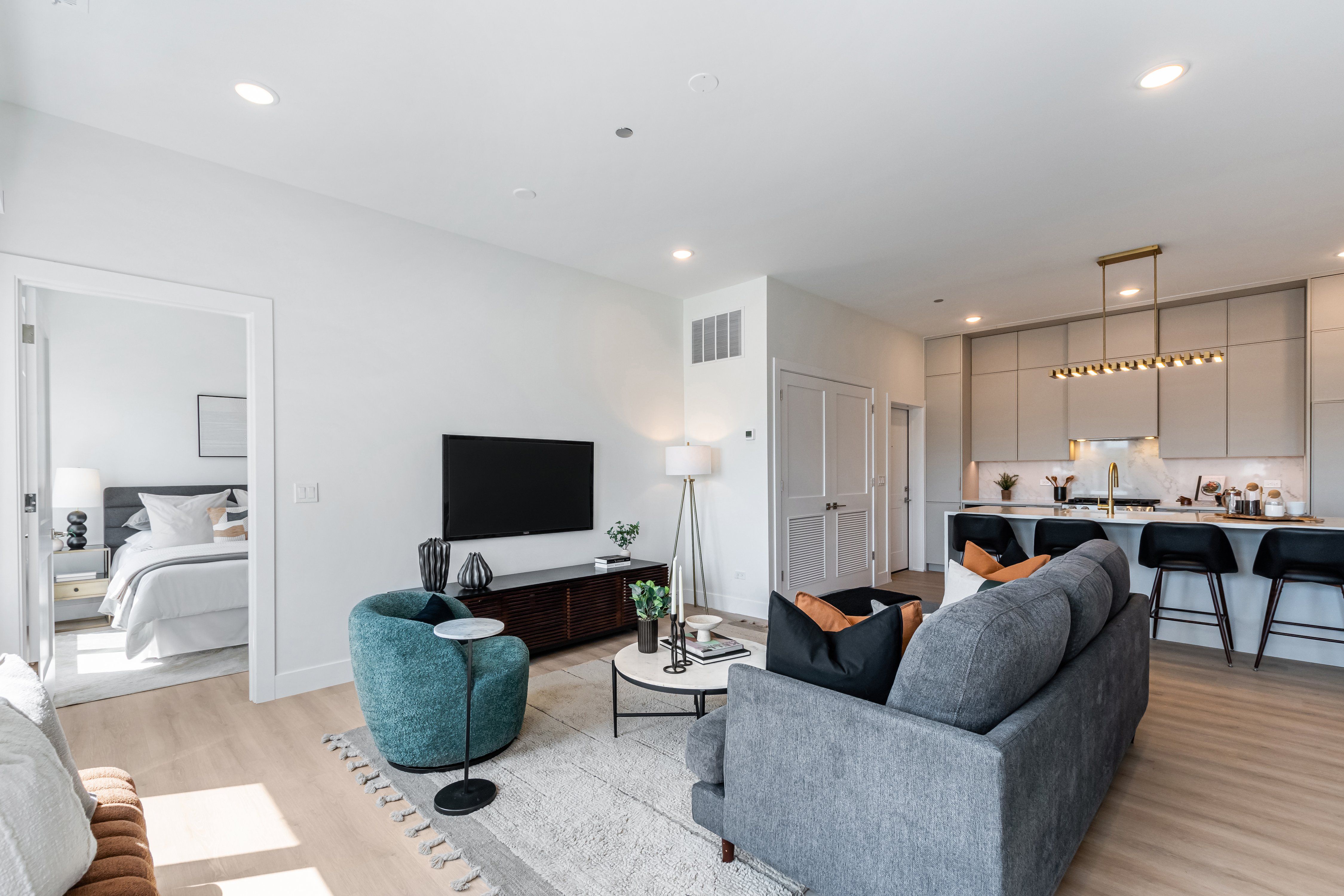 North + Damen 1628 N. Damen Ave, Chicago, IL 60647 - Leasing by Cross Street