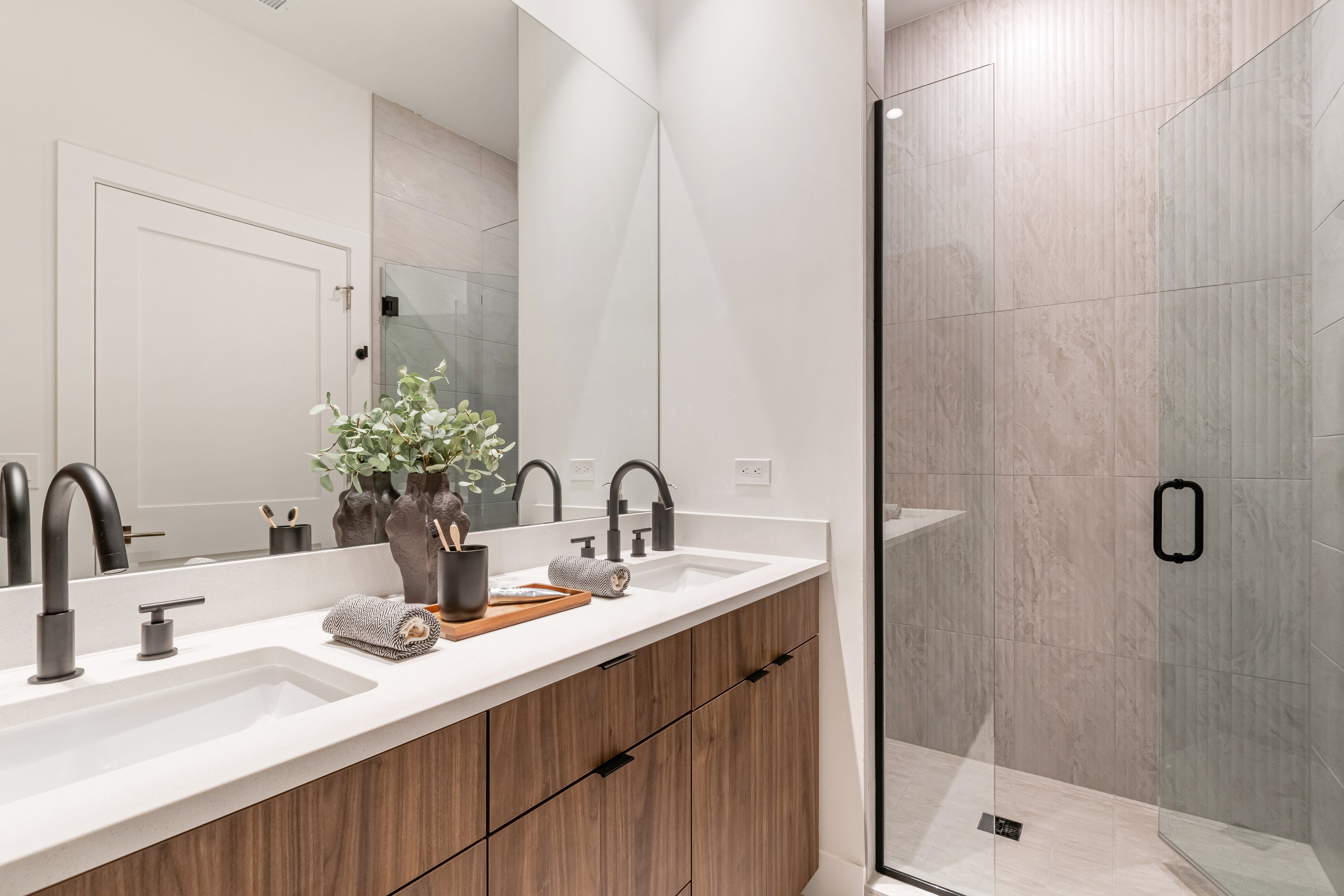 North + Damen 1628 N. Damen Ave, Chicago, IL 60647 - Leasing by Cross Street