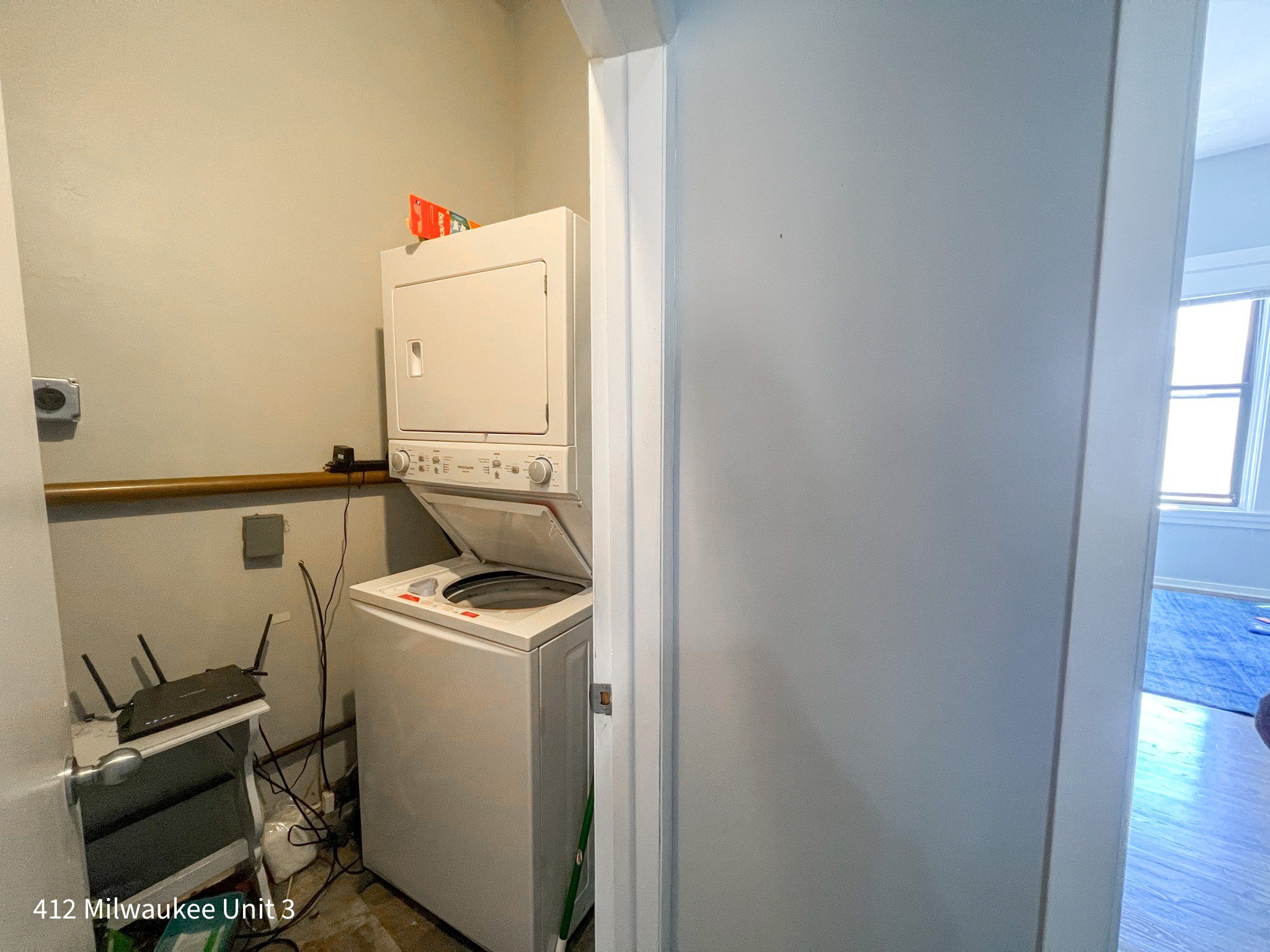 409 N. Milwaukee Ave. 409 N. Milwaukee Ave., Chicago 60654 West Town - Leasing by Cross Street