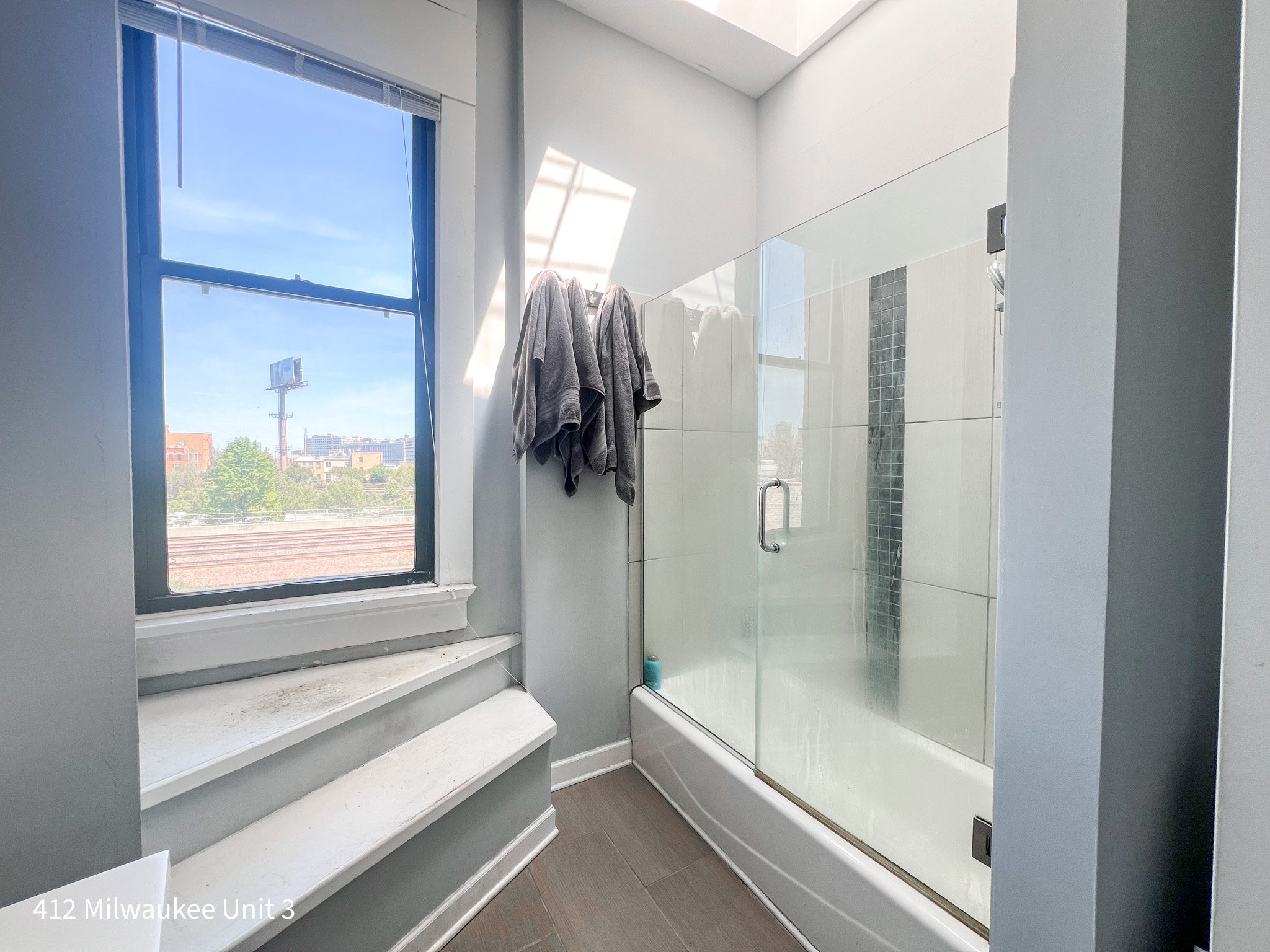409 N. Milwaukee Ave. 409 N. Milwaukee Ave., Chicago 60654 West Town - Leasing by Cross Street