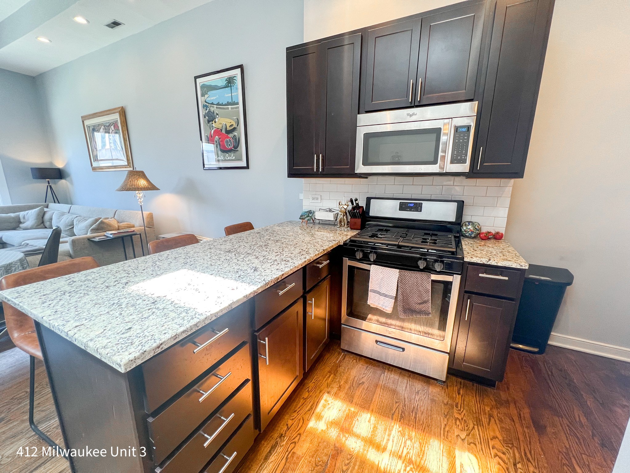 409 N. Milwaukee Ave. 409 N. Milwaukee Ave., Chicago 60654 West Town - Leasing by Cross Street